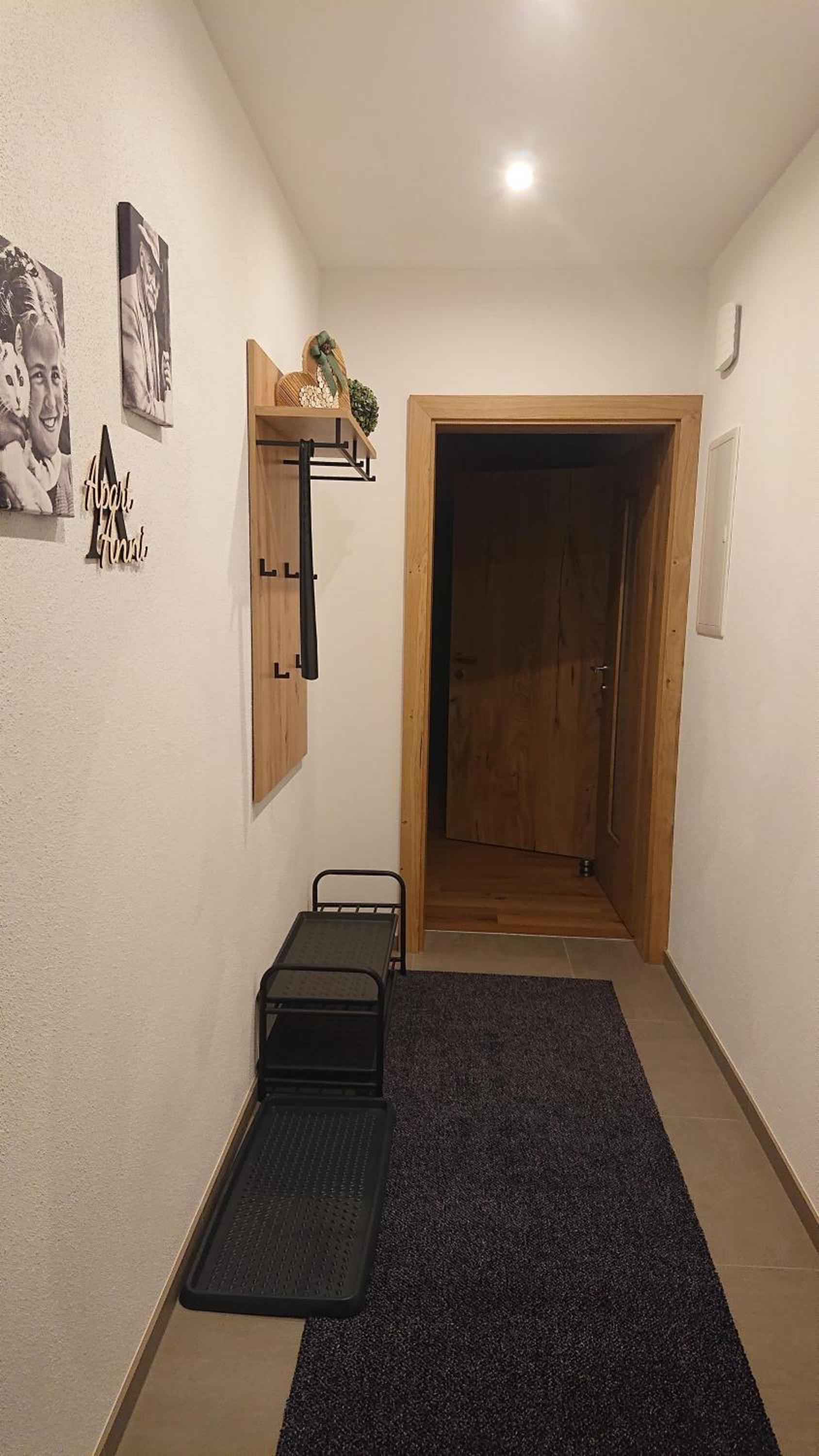 Anni, Apart view 3