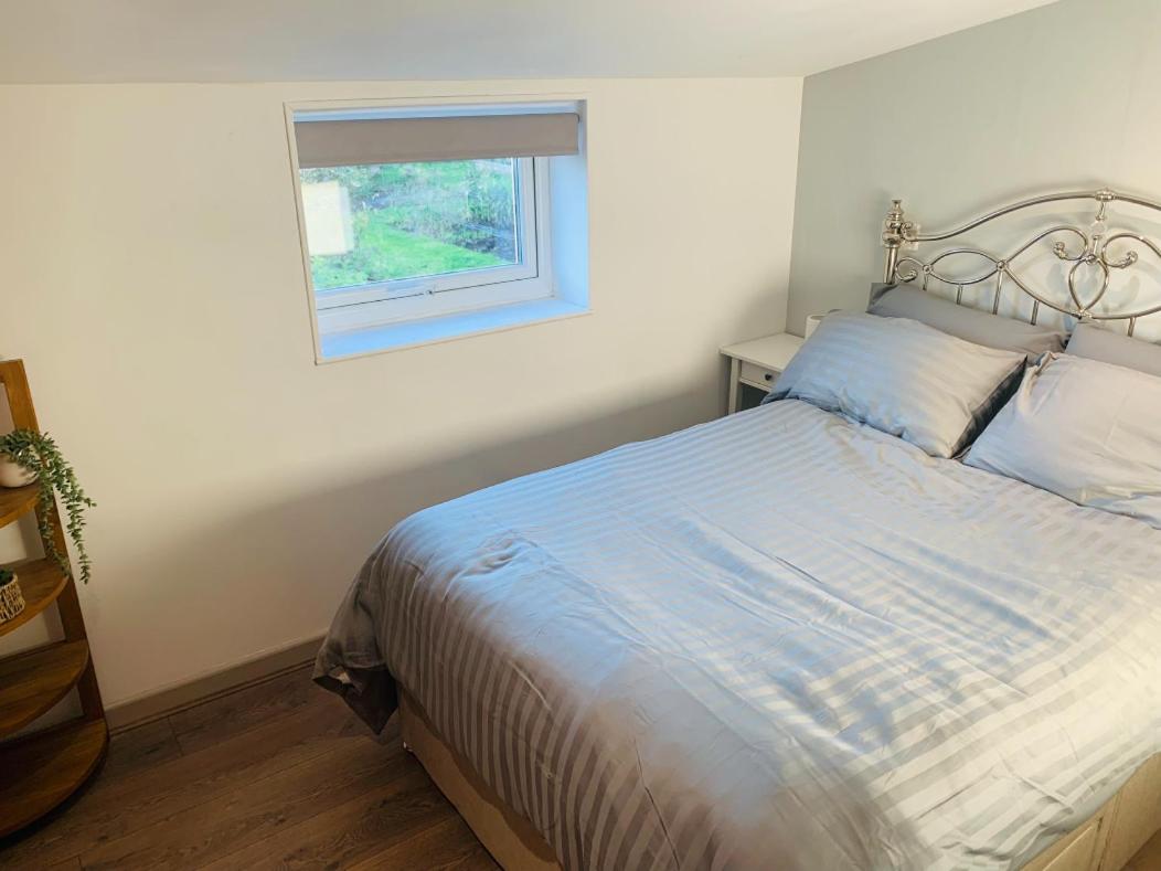 Countryside Retreat Loft Apartment view 5