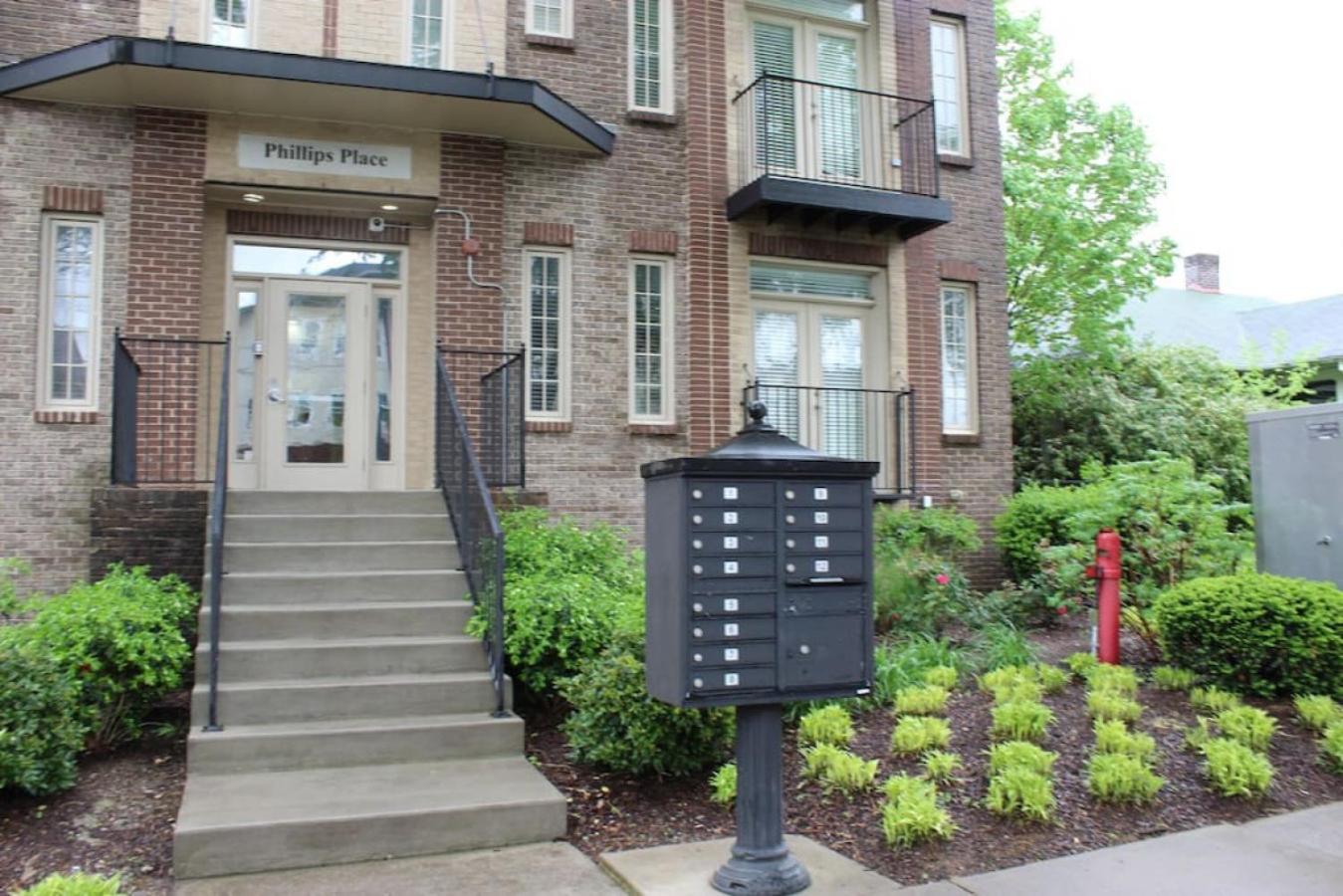 West End Townhome with 2 En-Suites and Free Private Parking view 2