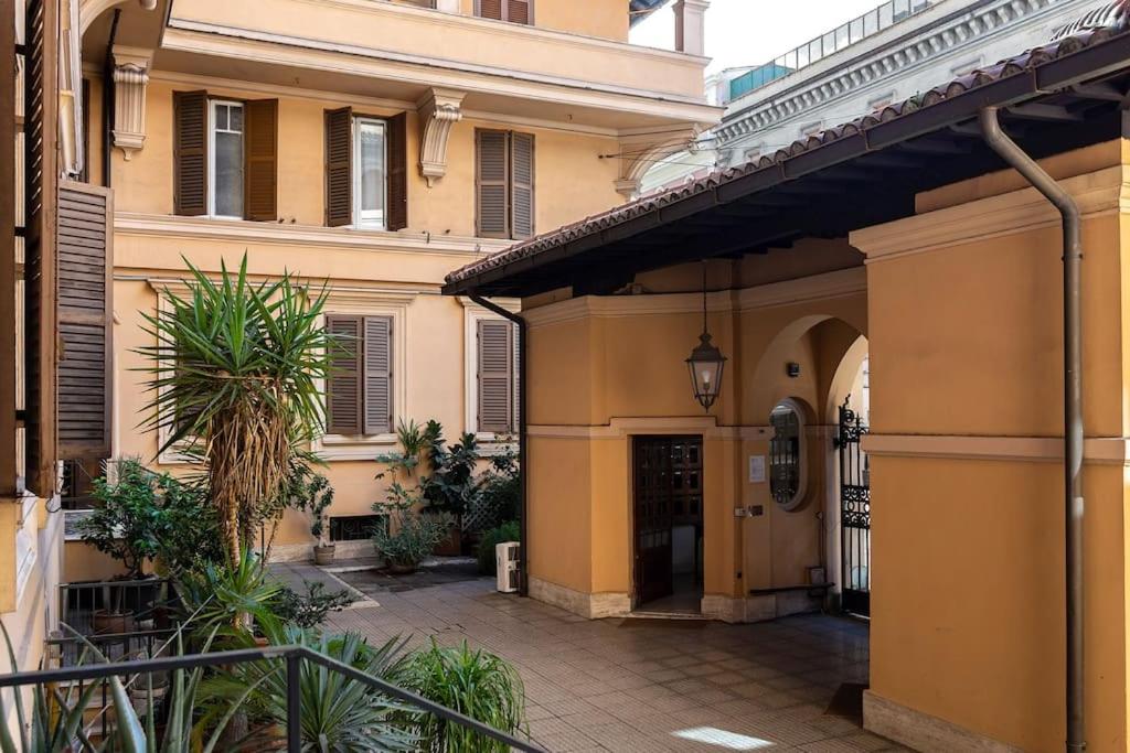 [Heart of Rome]-Napoleone Apartment-10 to Colosseo