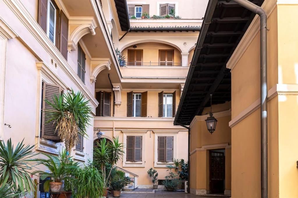 [Heart of Rome]-Napoleone Apartment-10 to Colosseo