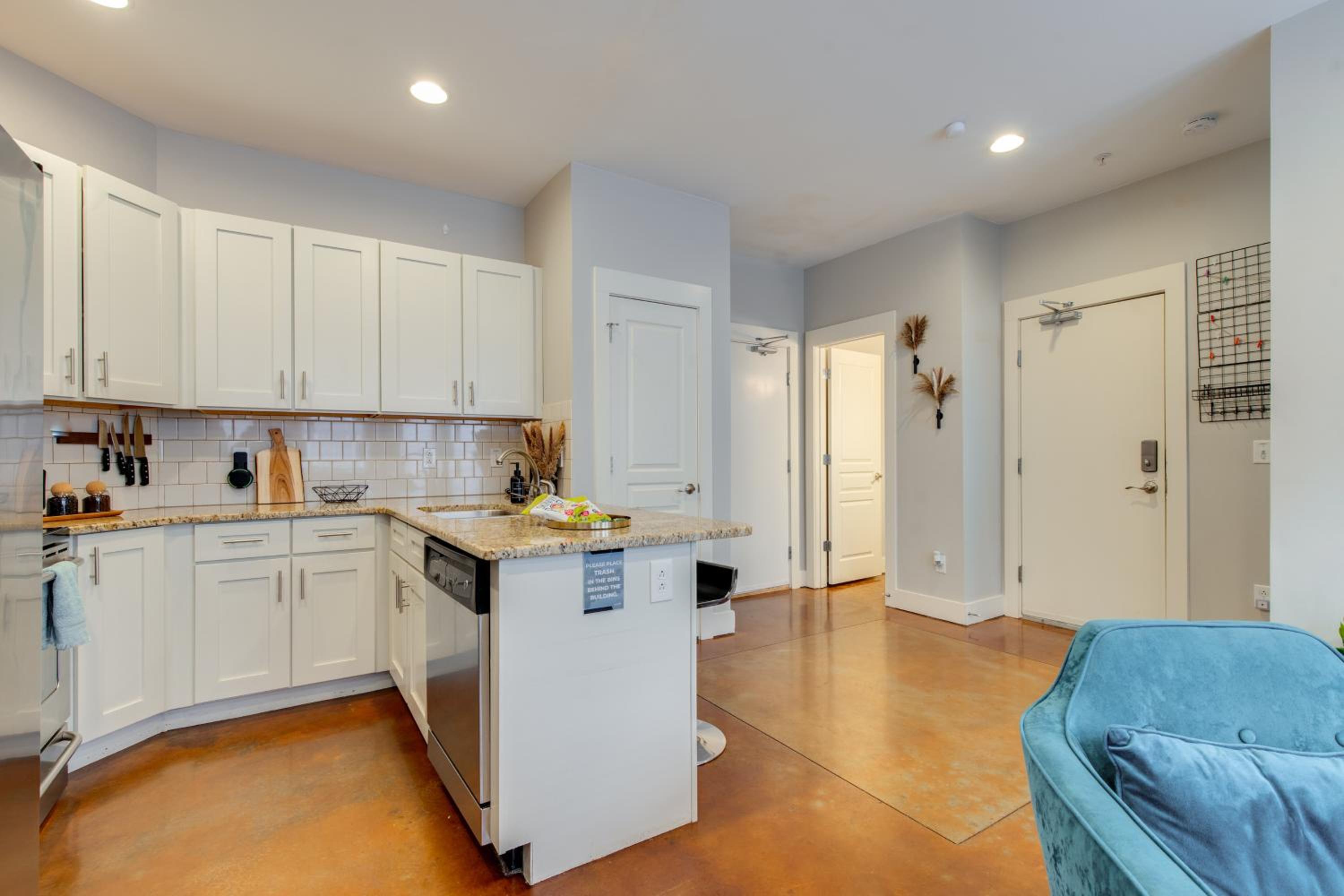 West End Townhome with 2 En-Suites and Free Private Parking view 5