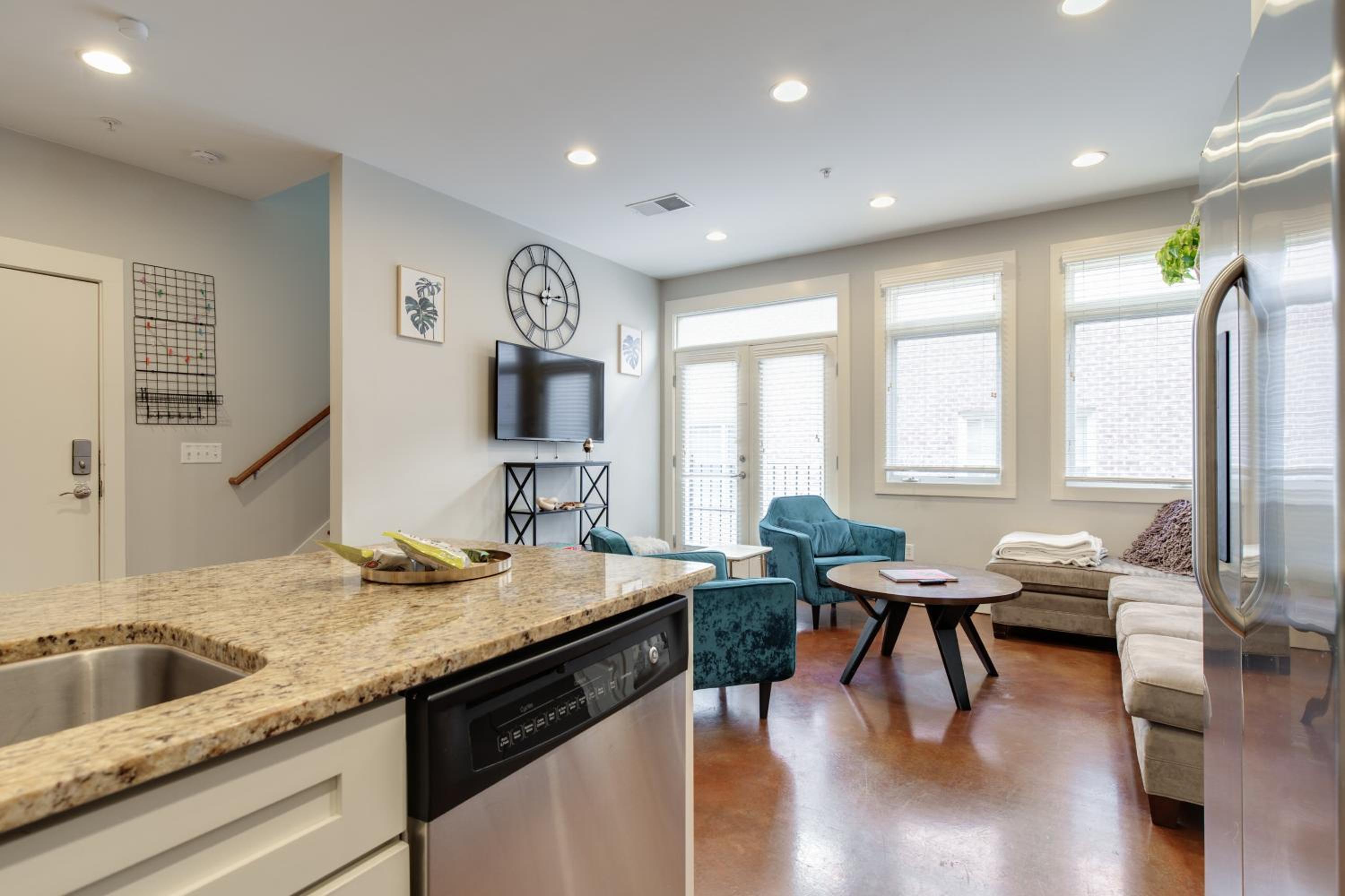 West End Townhome with 2 En-Suites and Free Private Parking view 4