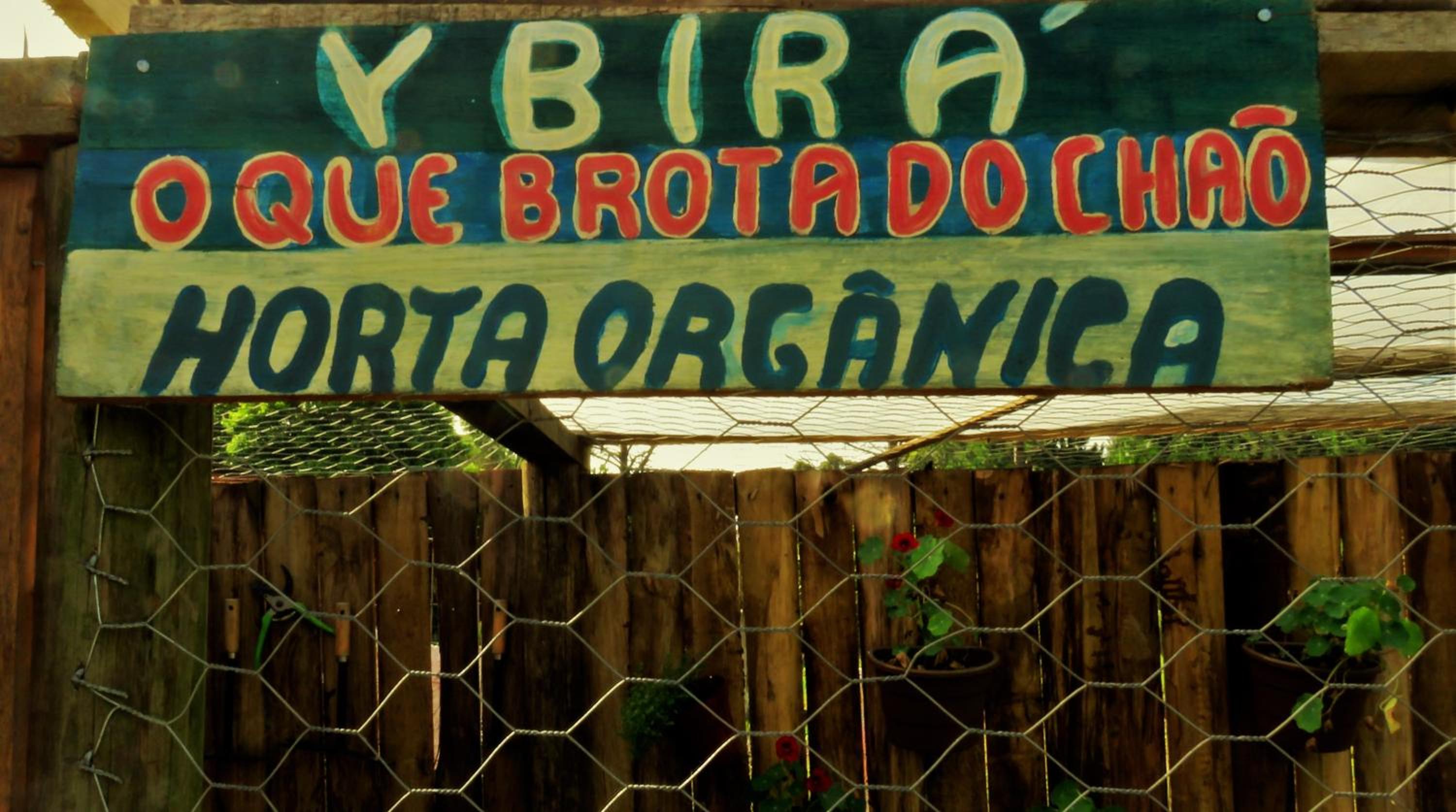 Hostel CASA DA PEDRA CHATA