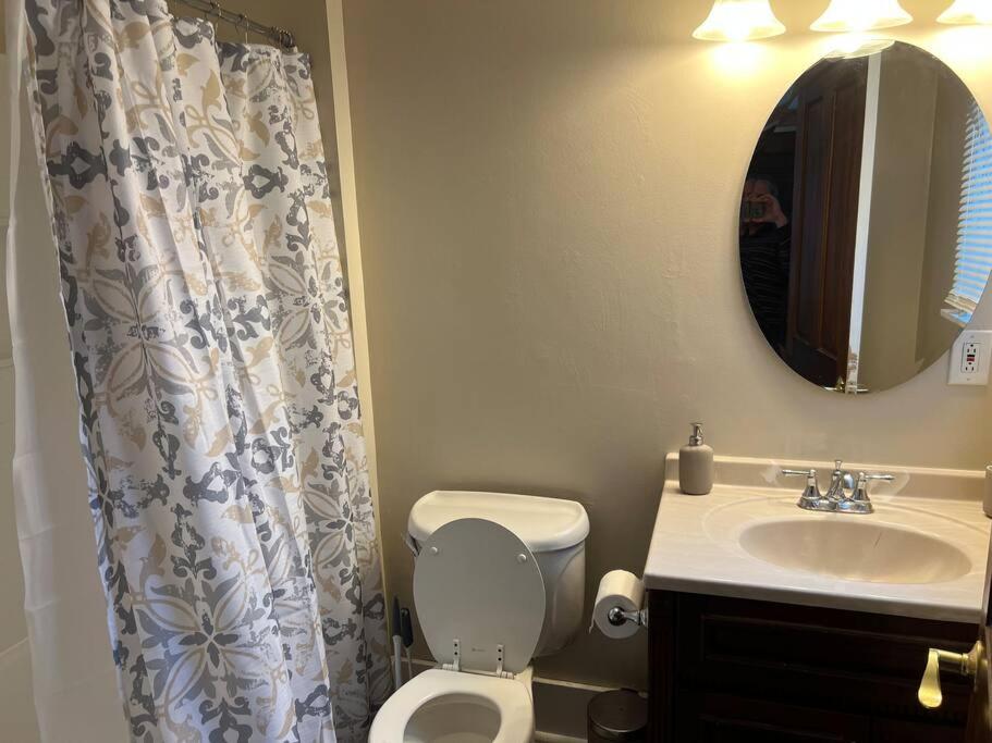 Spacious 5 BR Home w/ Hot Tub