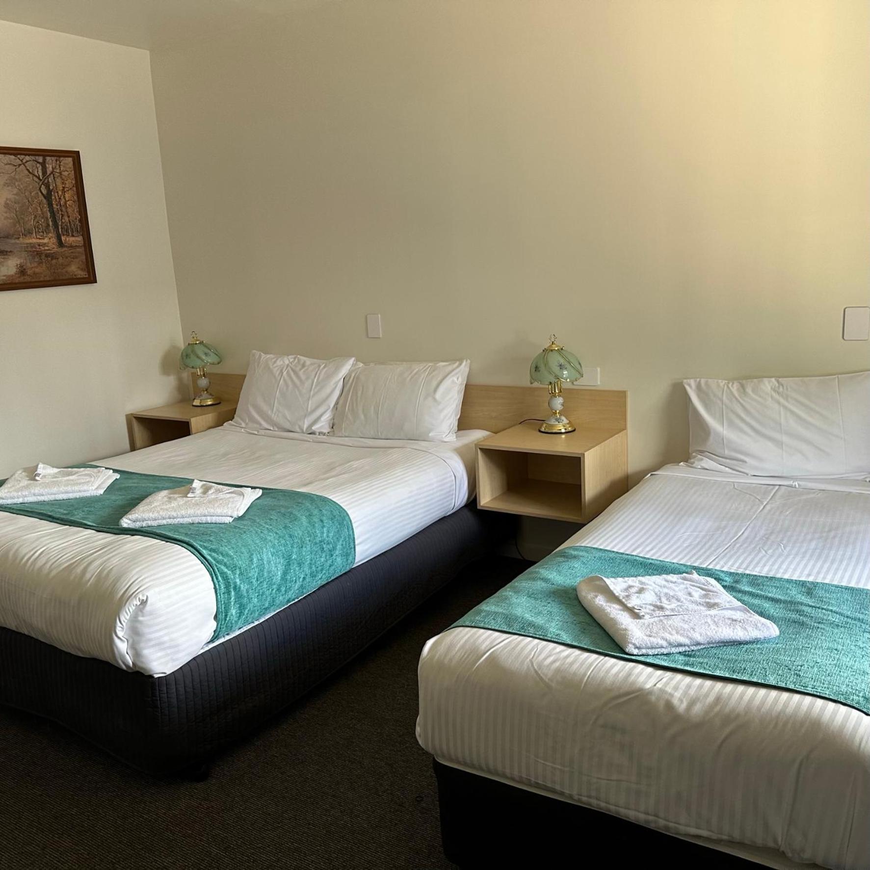 SHEPPARTON MOTOR INN Tudor House Motel
