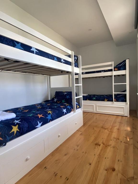 Portland sea spa retreat with King bed Free Arcade sleeps 9