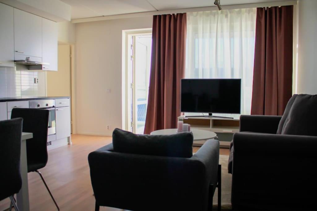 Modern apartment with Sauna, near Transit Hub/Dixi view 2