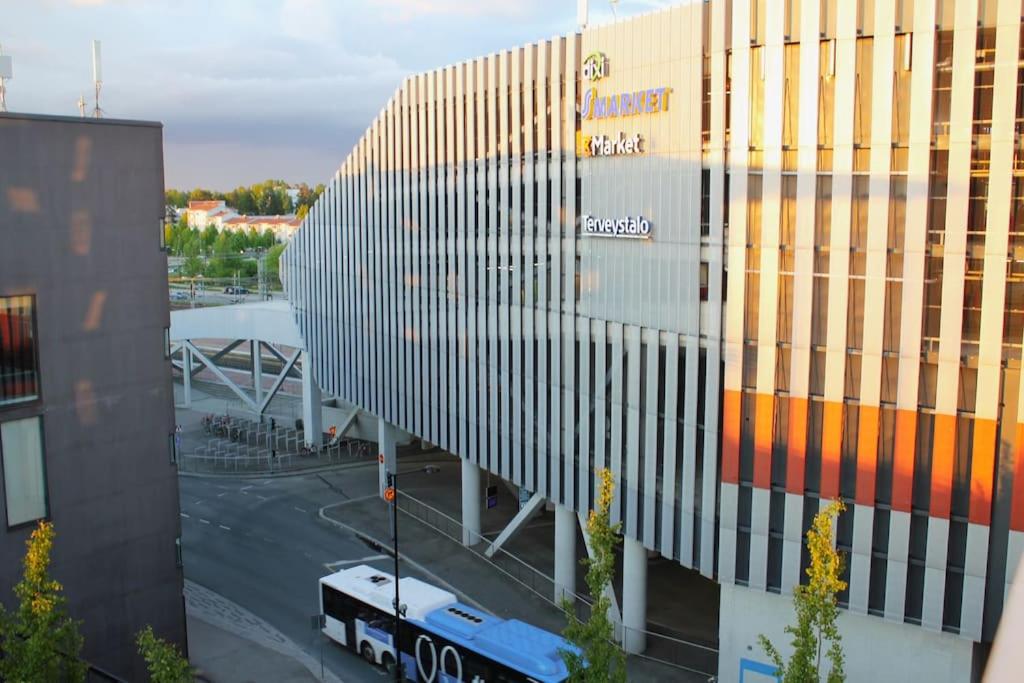 Modern apartment with Sauna, near Transit Hub/Dixi