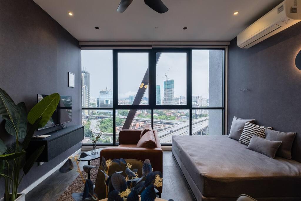 KLCC ModernMusicalSuite AT ScarletzSuites