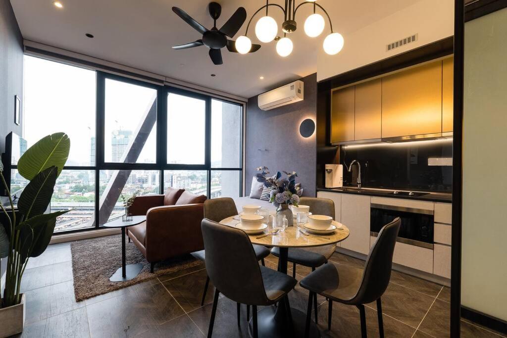 KLCC ModernMusicalSuite AT ScarletzSuites