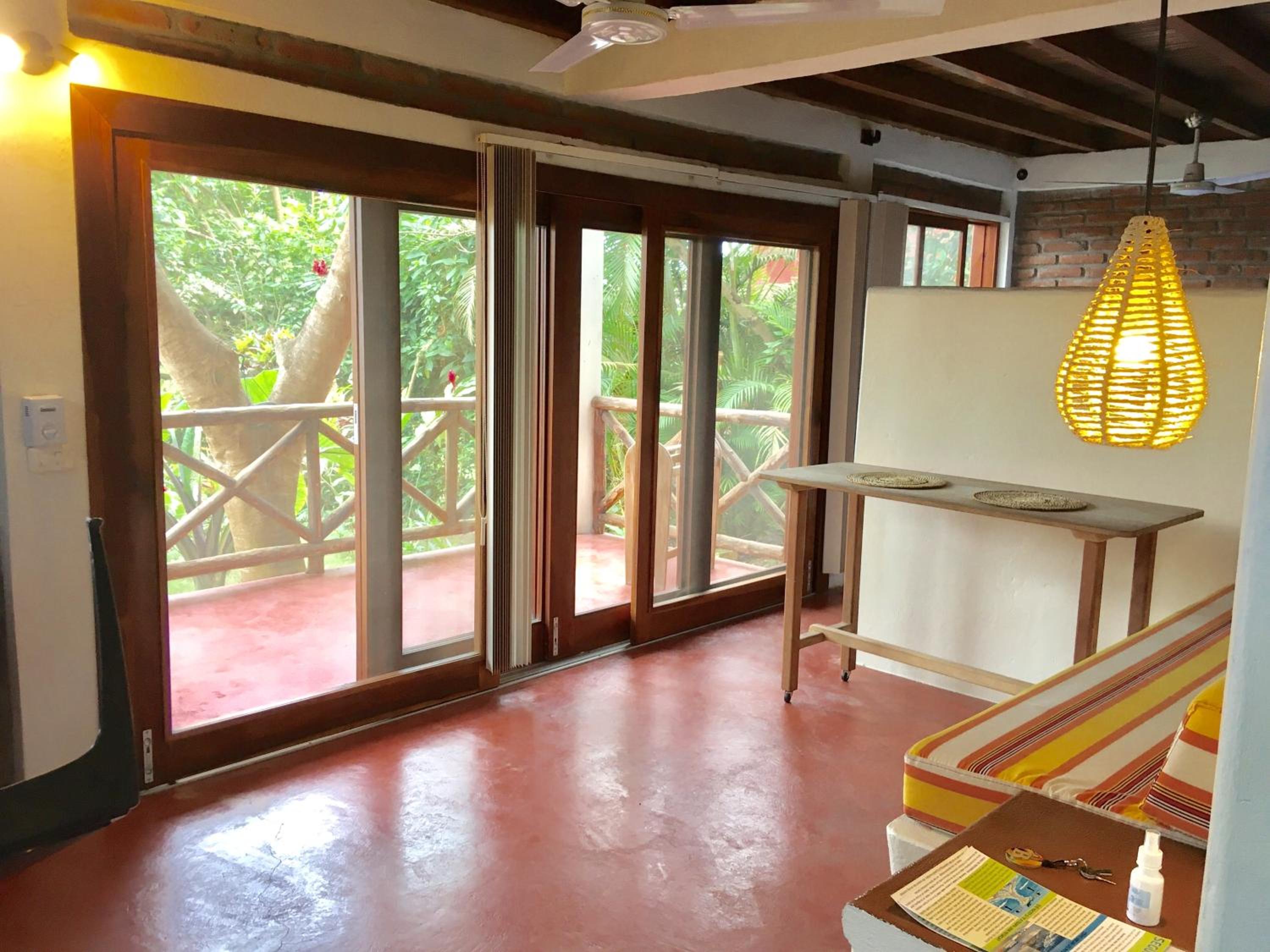 Las Acacias Apts view 3