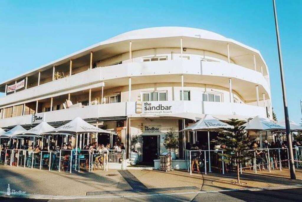 The Scarborough Beach House - Walk to the beach!