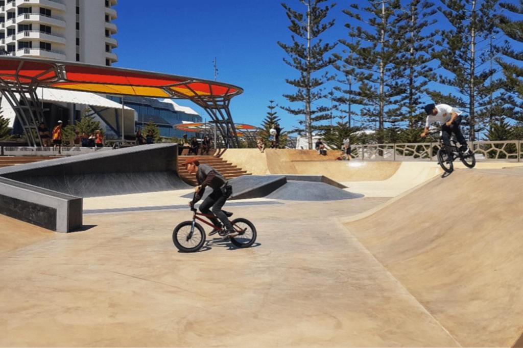 The Scarborough Beach House - Walk to the beach!
