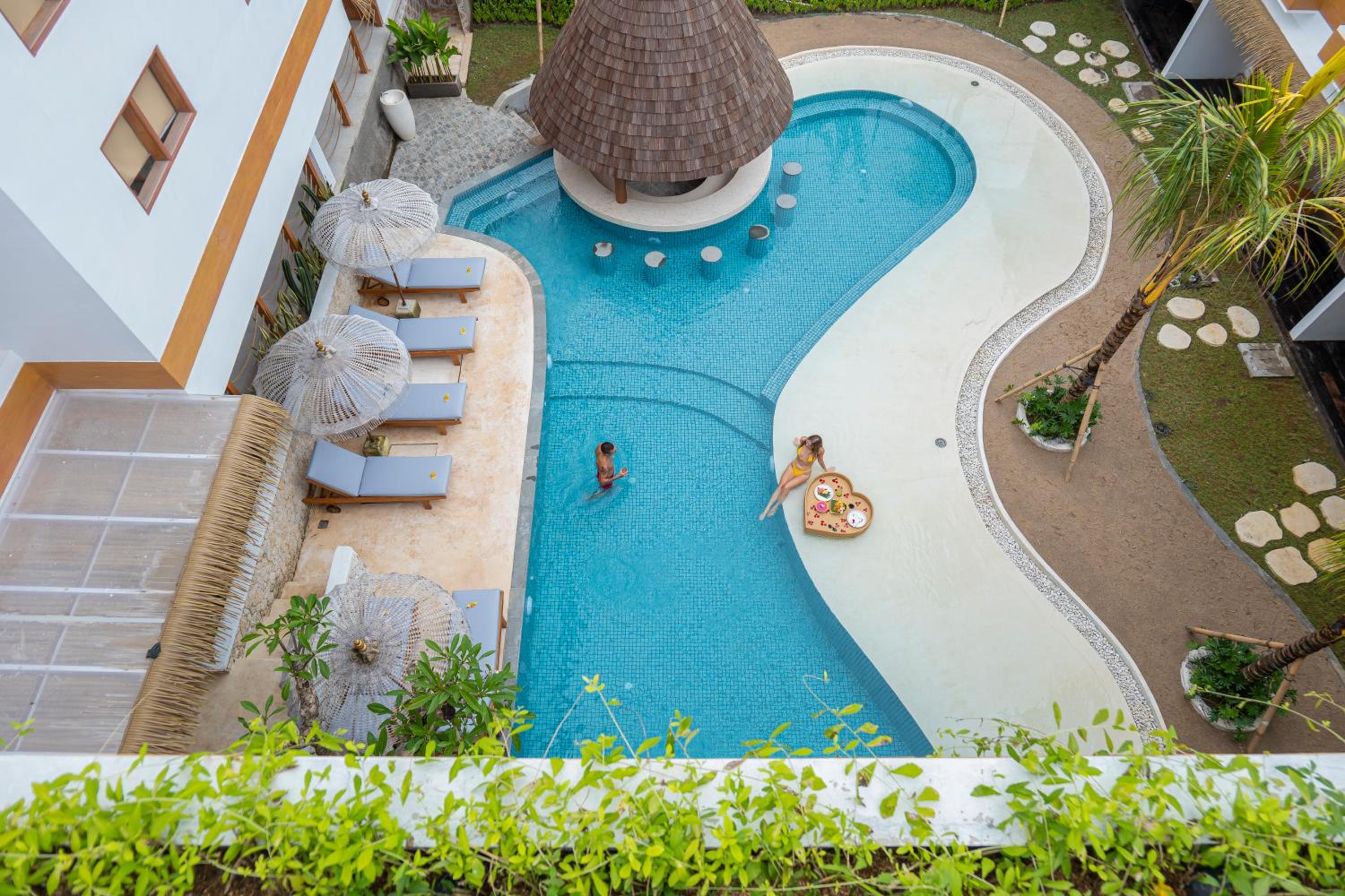 Roomates Beach Hostel Canggu by Ini Vie Hospitality view 3