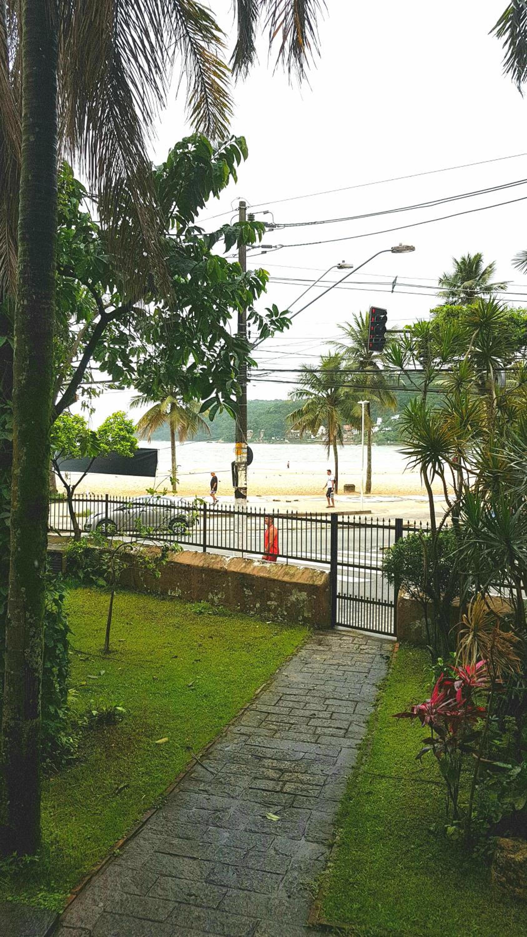 Pé na areia Gonzaguinha São Vicente view 2