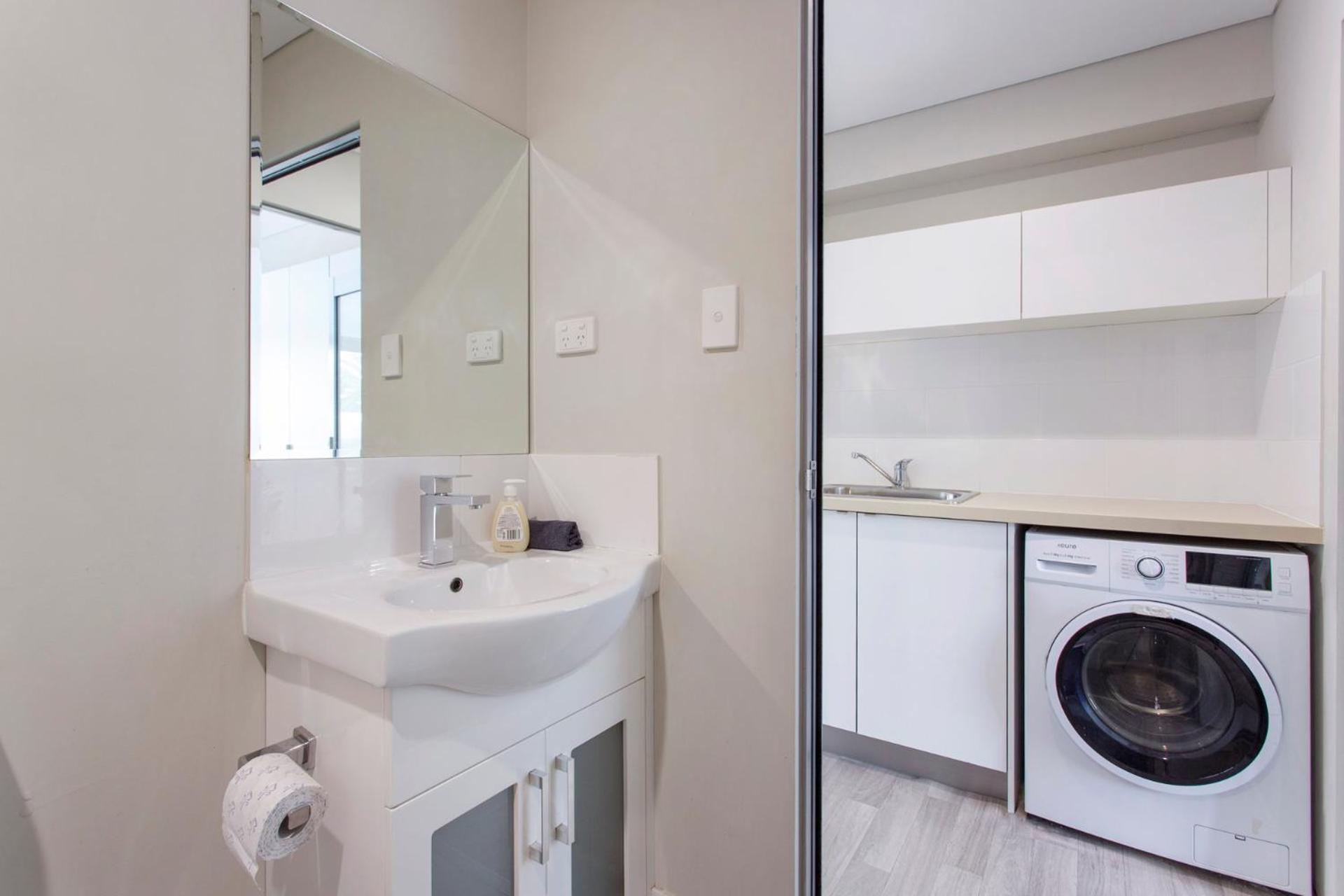 Waverley apartment A-two bedrooms wifi available photo 5