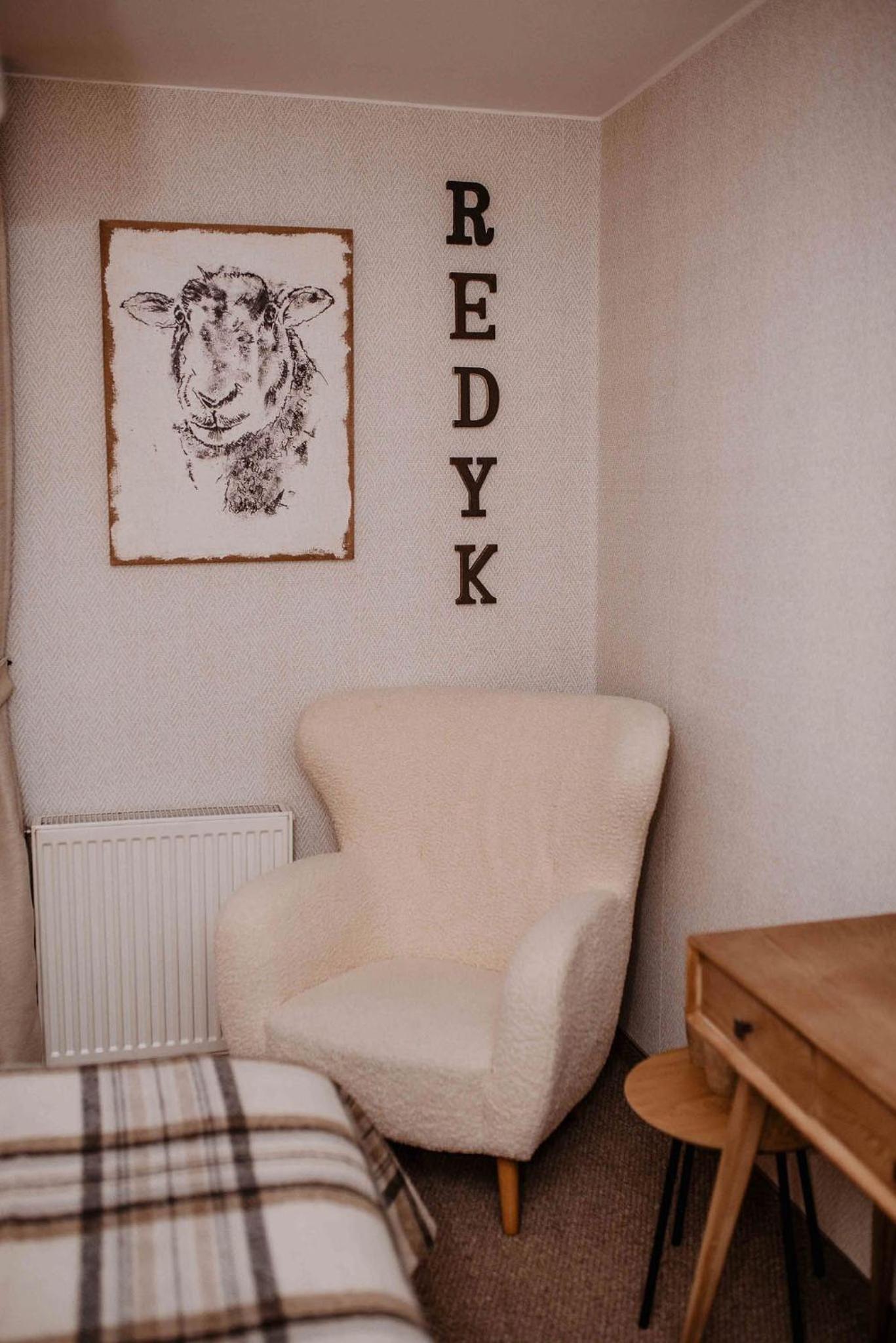 Photo 33