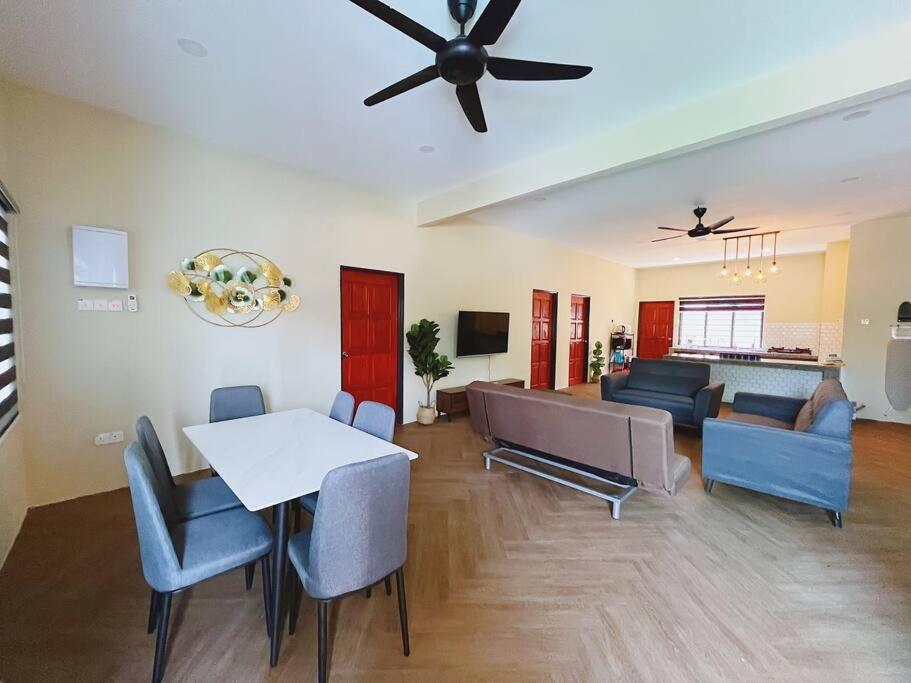 Villa D'Razna - Luxury 5-bedroom Villa with private pool photo 4