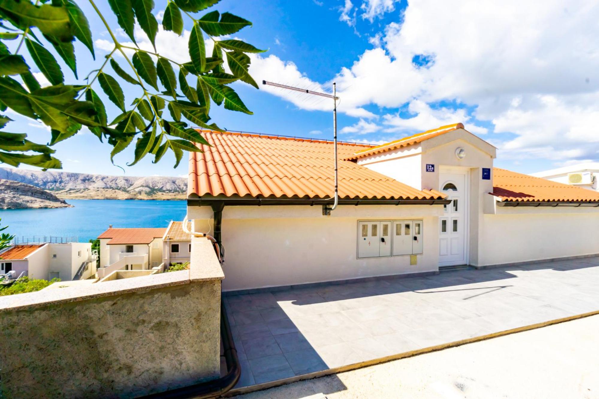 Reful Top modern facility with large terrace or balcony view 2
