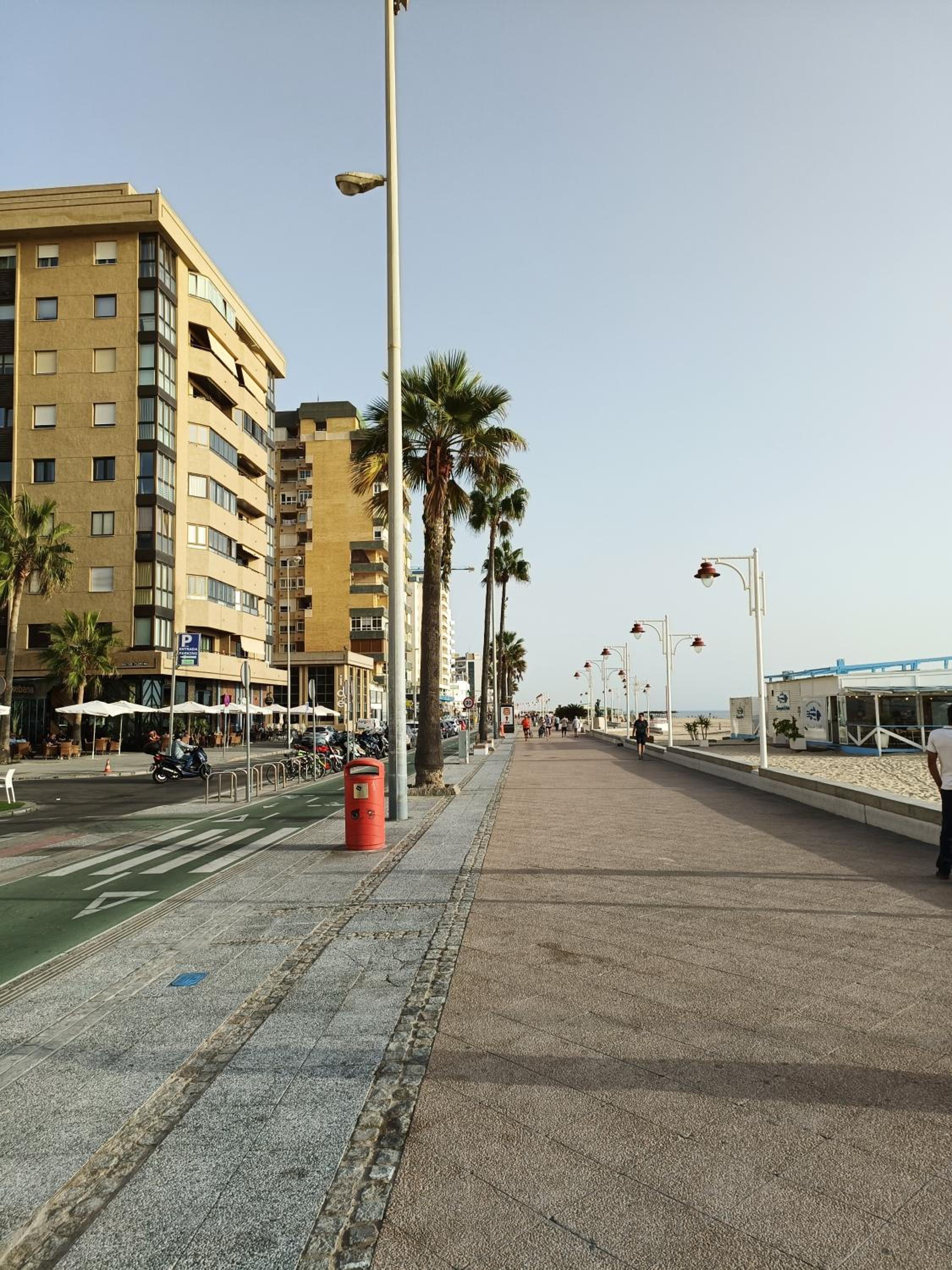 Piso Avenida junto a la Playa view 2
