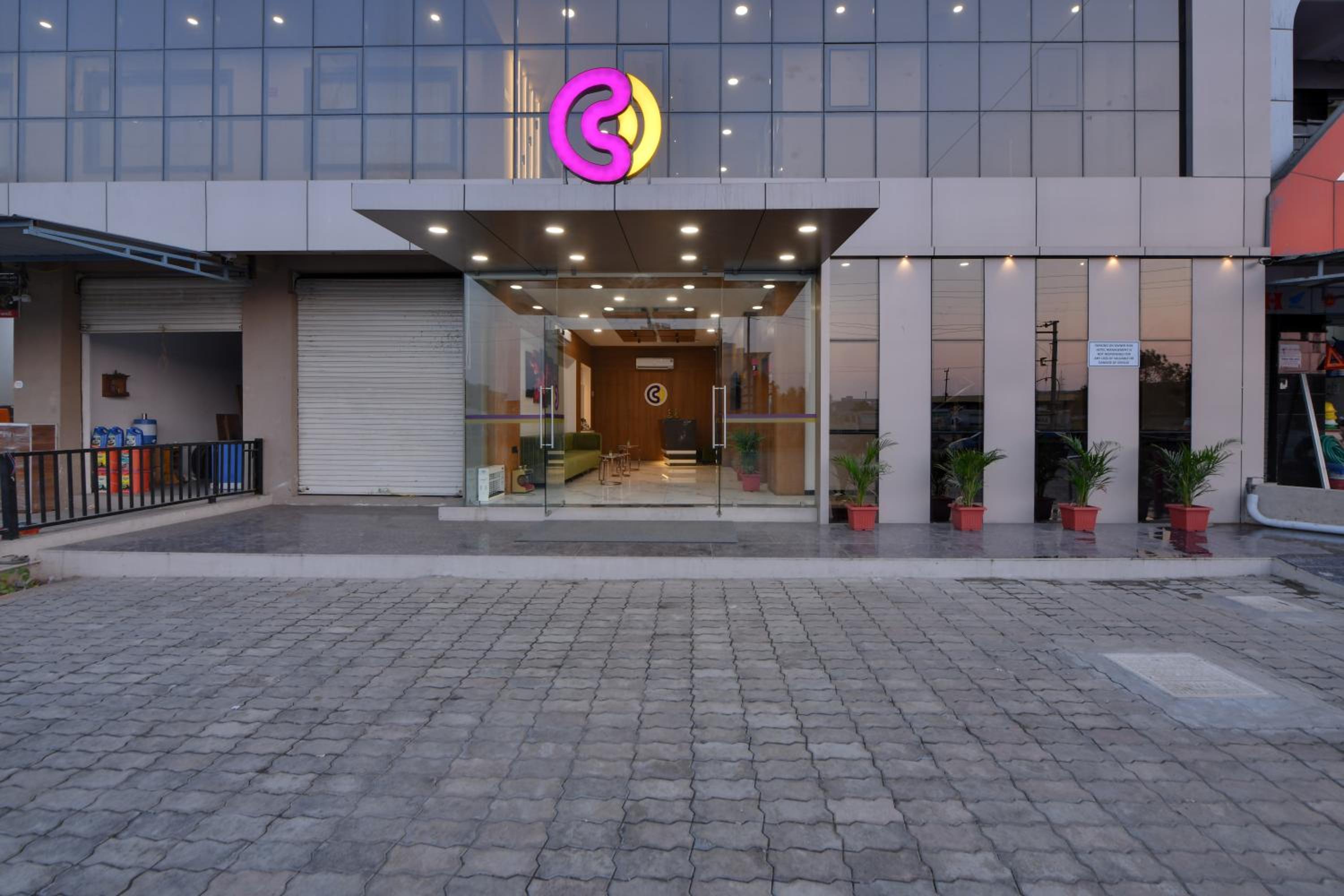 Click Hotel Tulsi Jamnagar 7 mins from Reliance Industrial Township view 3