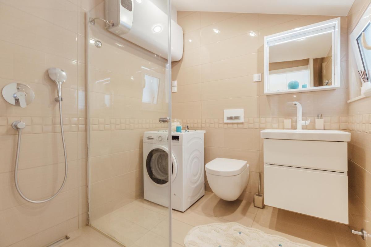 Photo 67