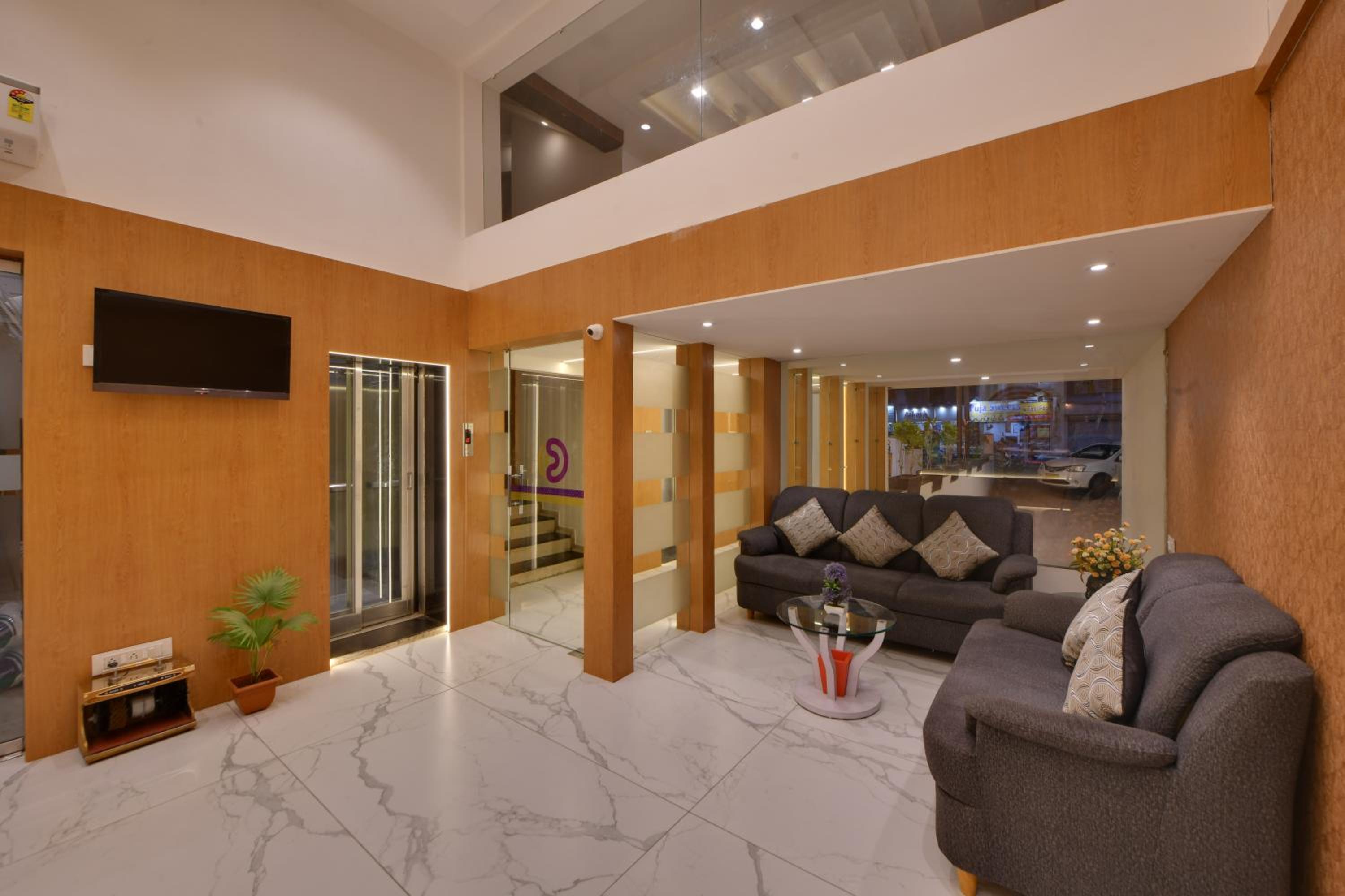 Click Hotel by Suba, Jamnagar view 4