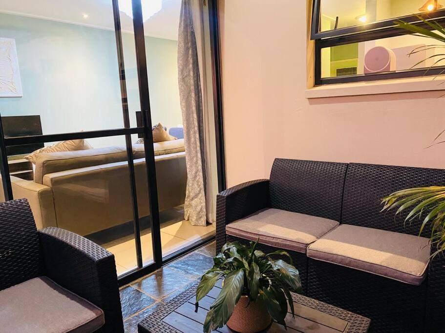 Cozy Self Catering Apartment with Golf Course Views, Jackal Creek Golf Estate