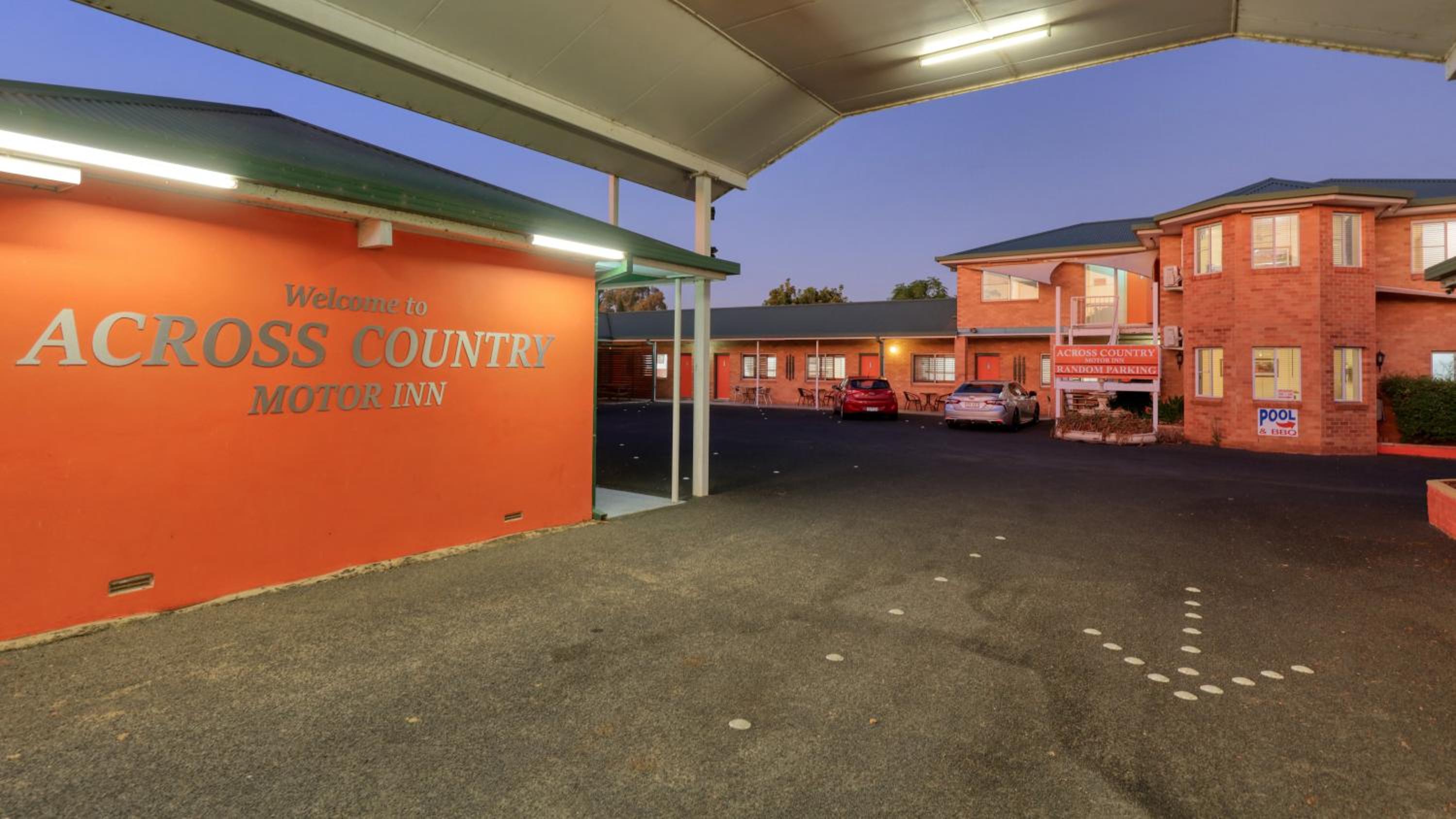 Across Country Motor Inn