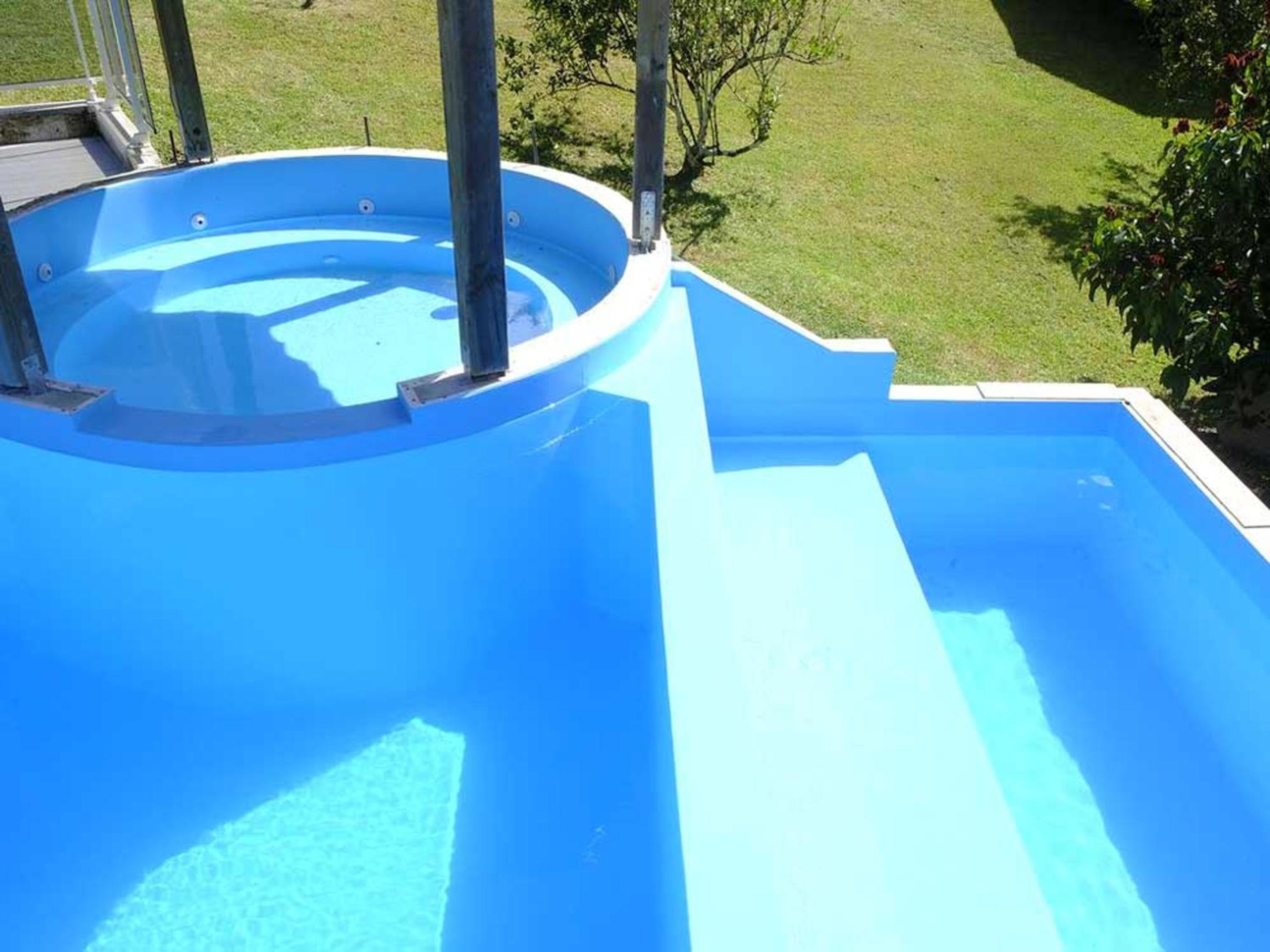 Appartement spacieux à Lamentin + piscine et jacuzzi. view 2