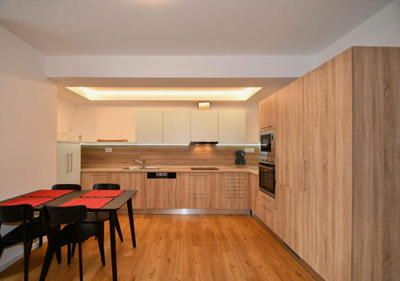 EFI Residence Holzova 28