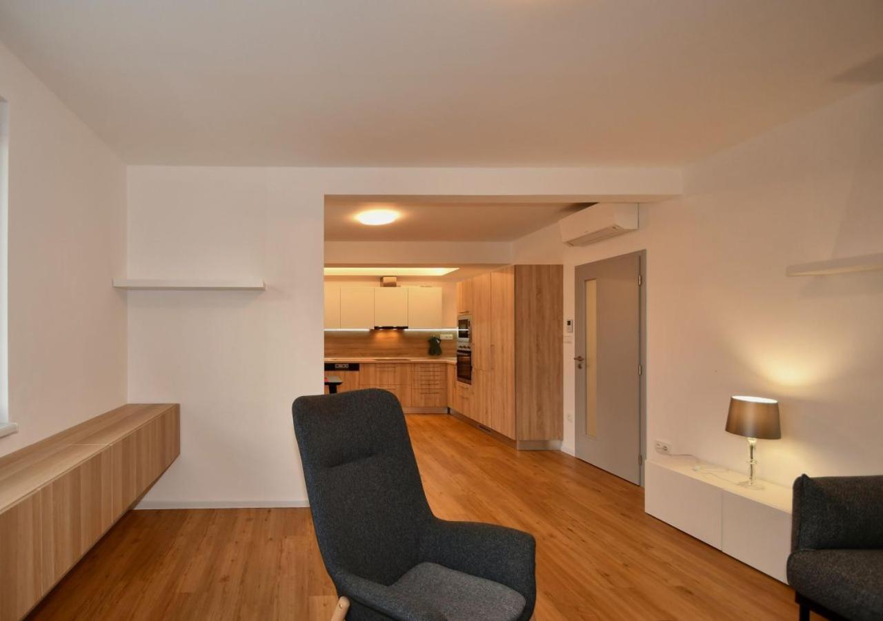EFI Residence Holzova 28