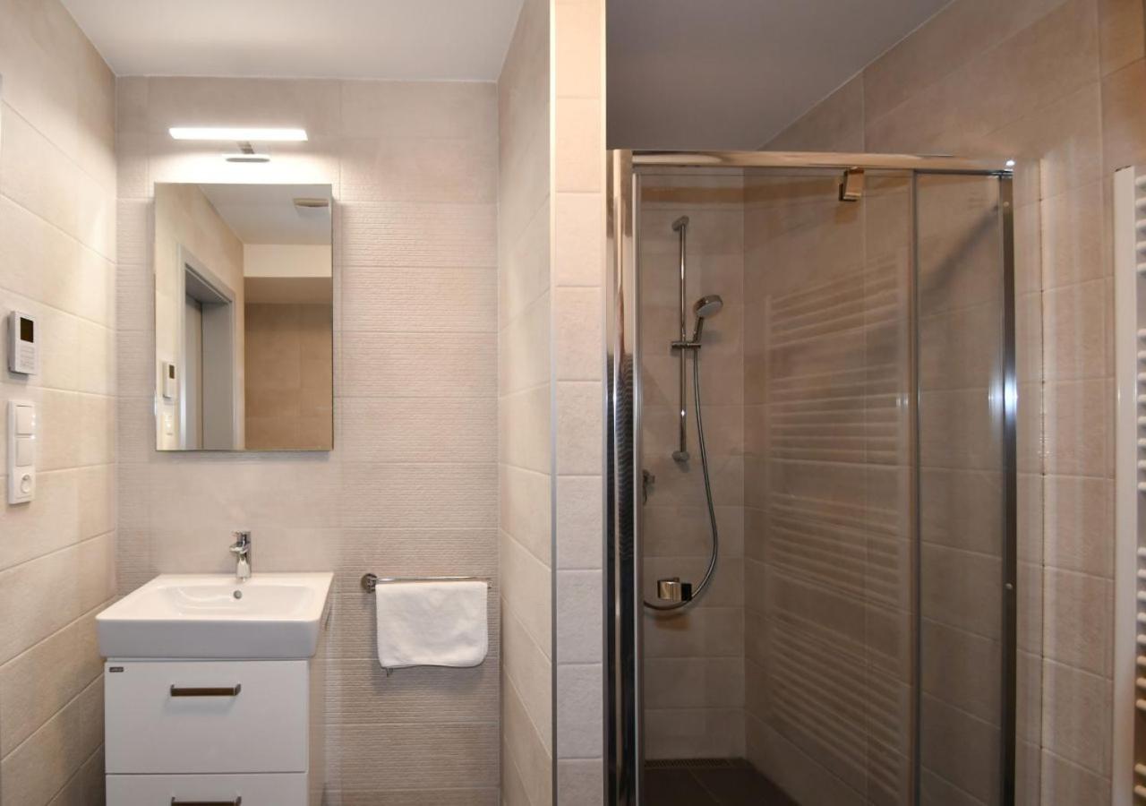 EFI Residence Holzova 28