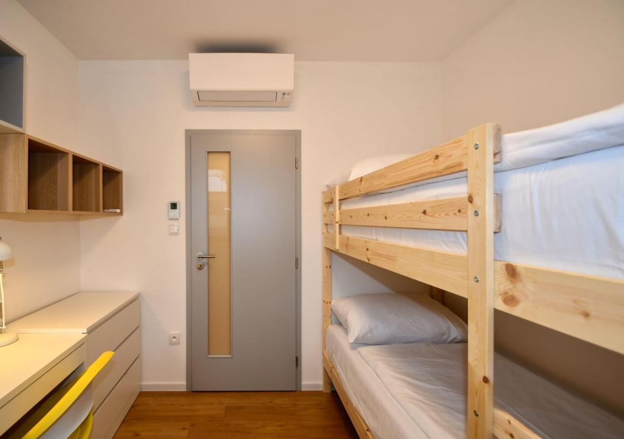 EFI Residence Holzova 28