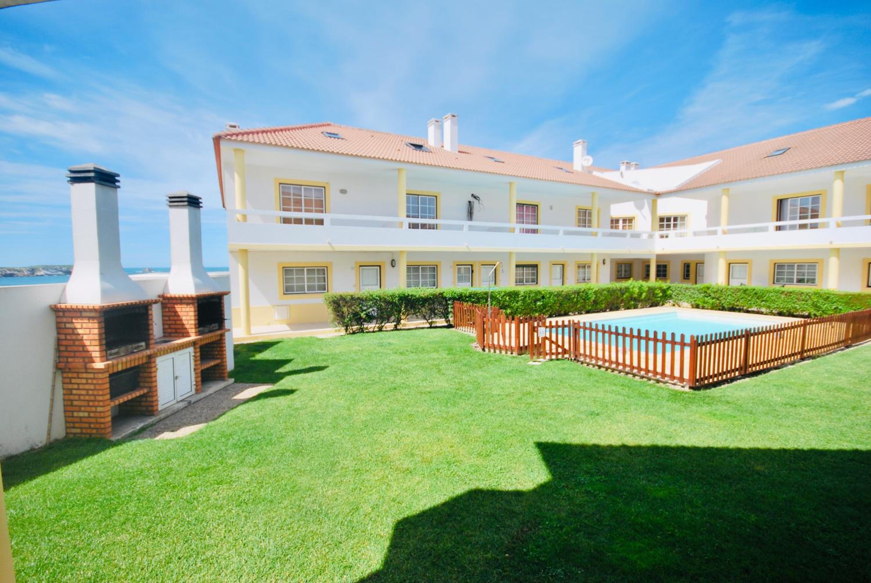 Catarina House - Baleal Beach, Balcony, Pool view 2