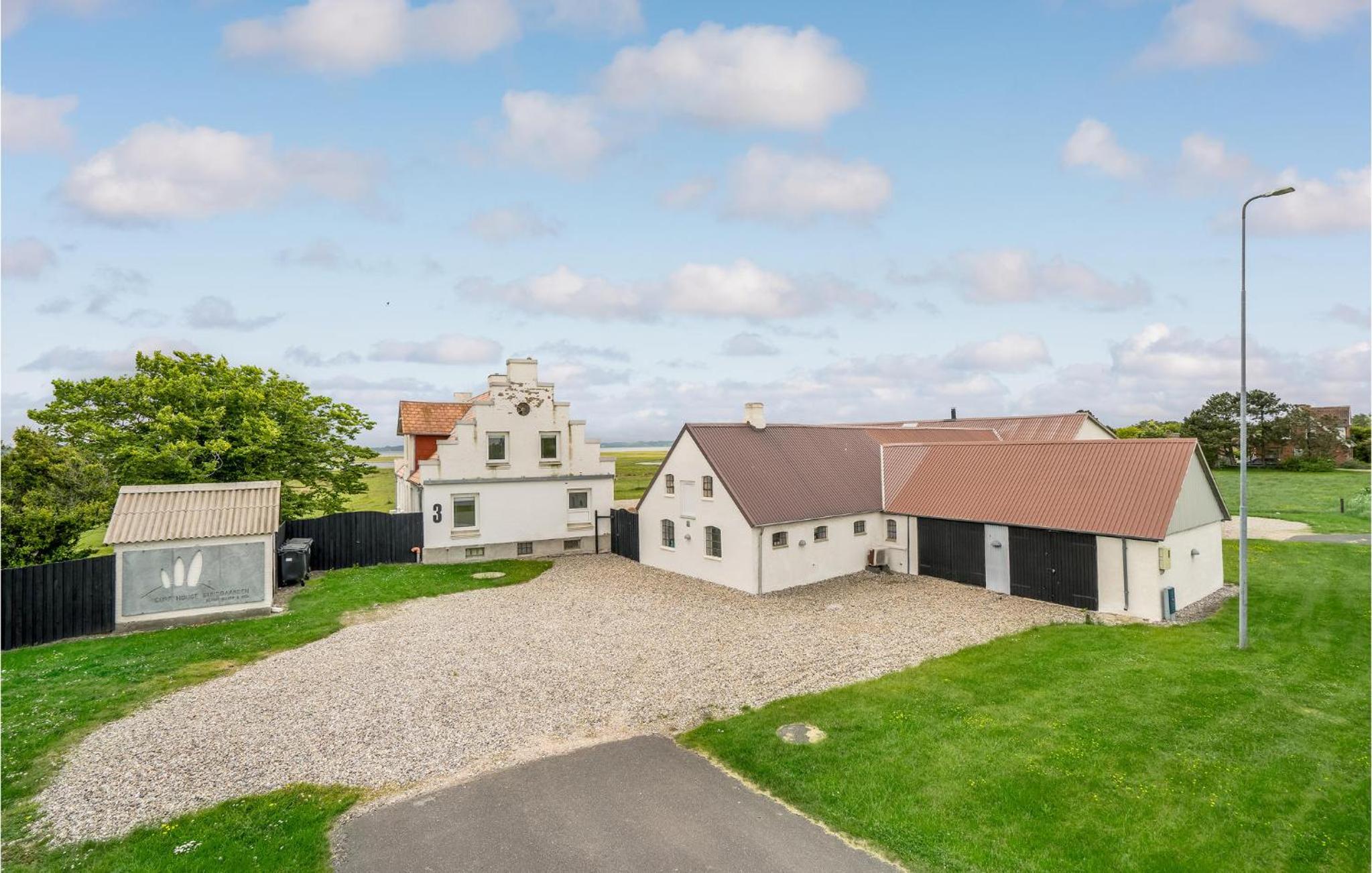 Awesome Home In Thyholm With Kitchen