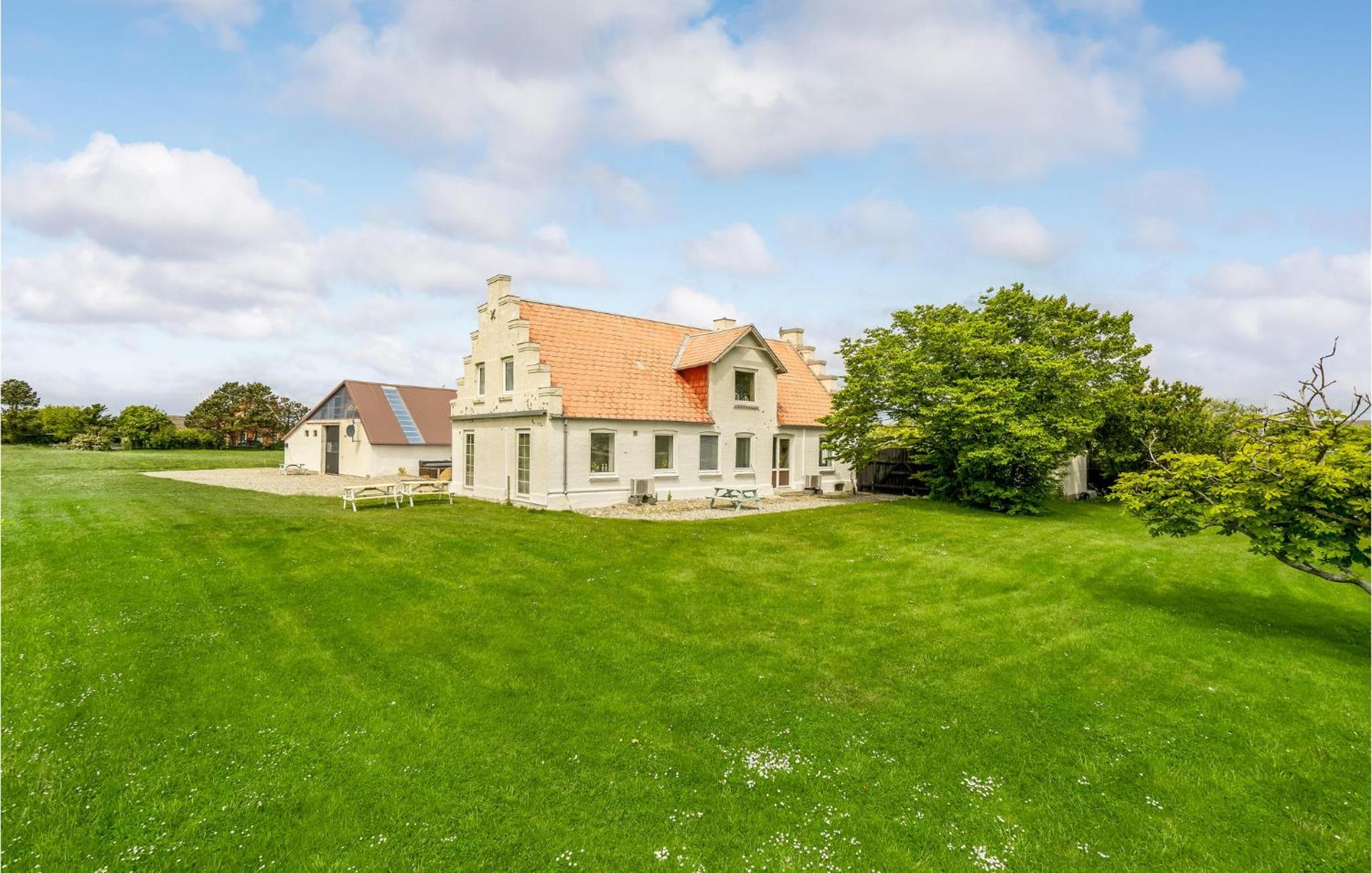 Awesome Home In Thyholm With Kitchen
