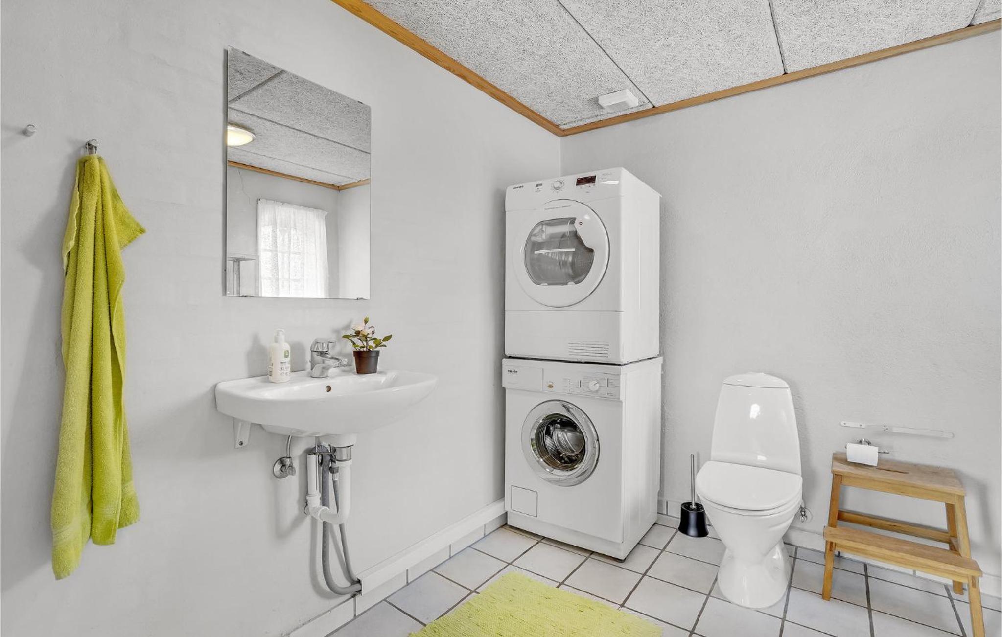 Awesome Home In Thyholm With Kitchen