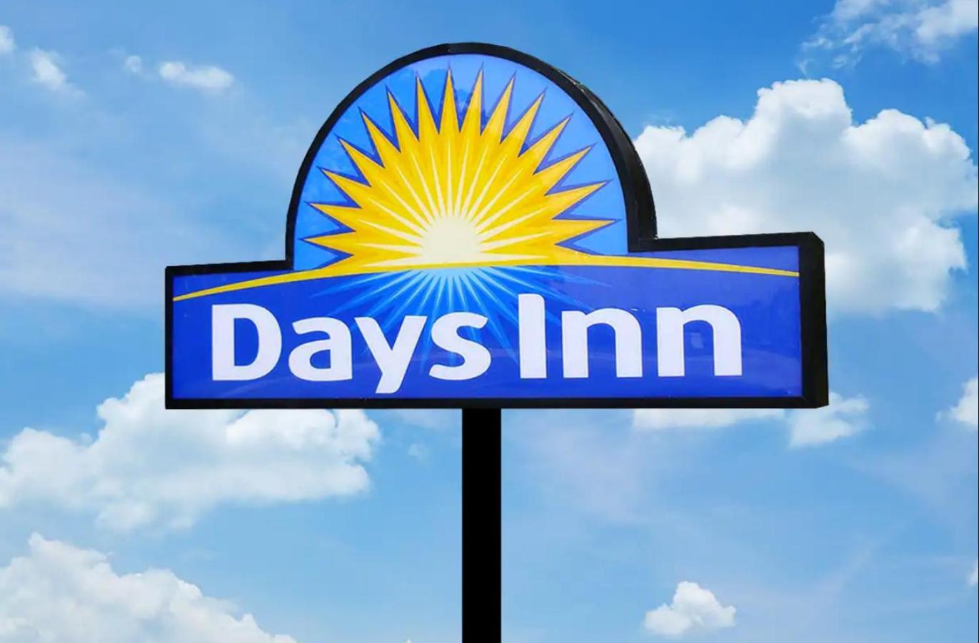 Oceanside Inn & Suites, a Days Inn by Wyndham