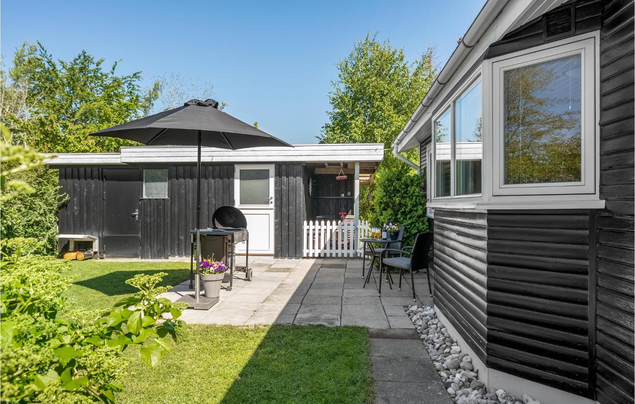 Gorgeous Home In Ebeltoft With Kitchen