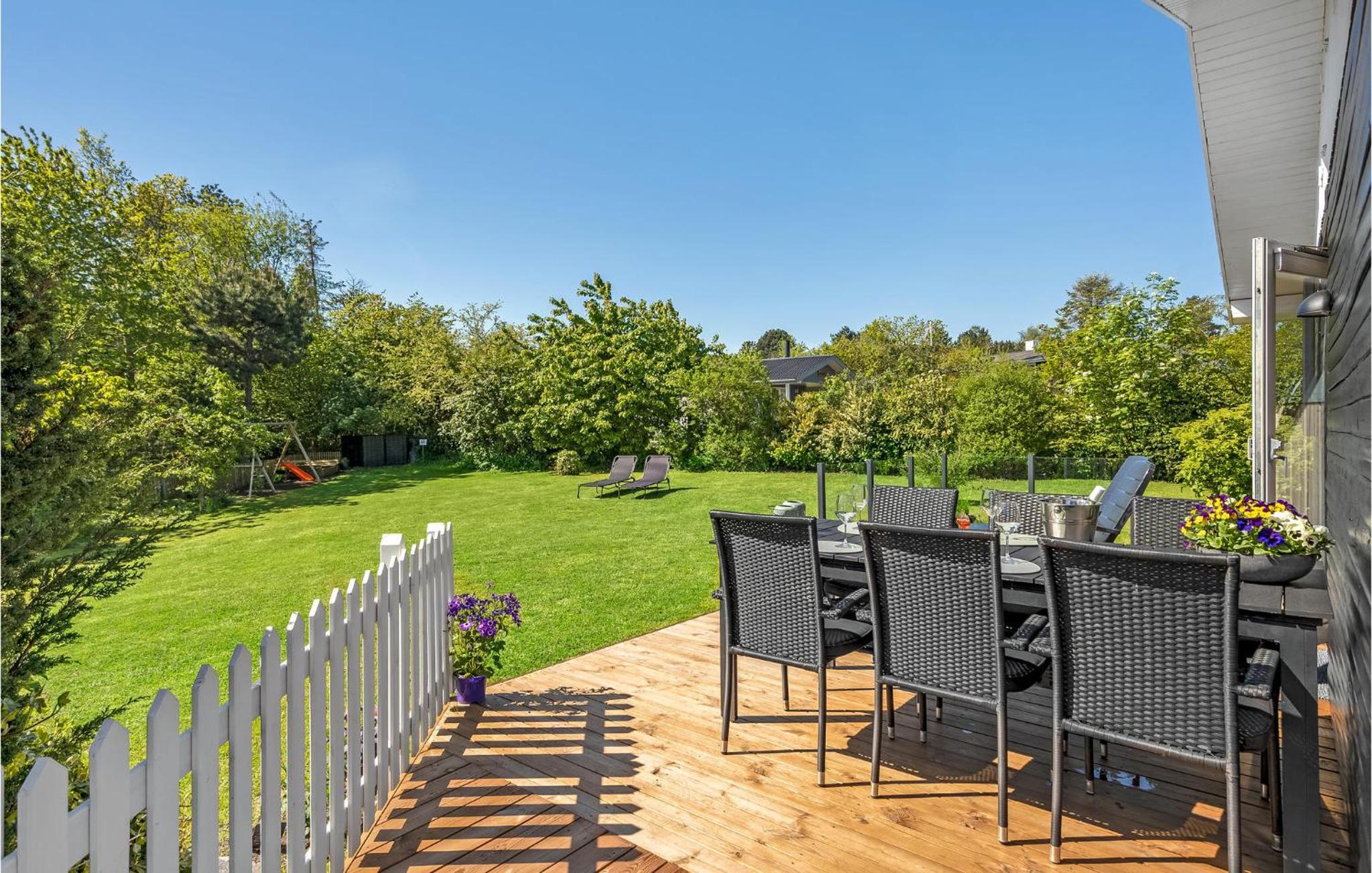 Gorgeous Home In Ebeltoft With Kitchen