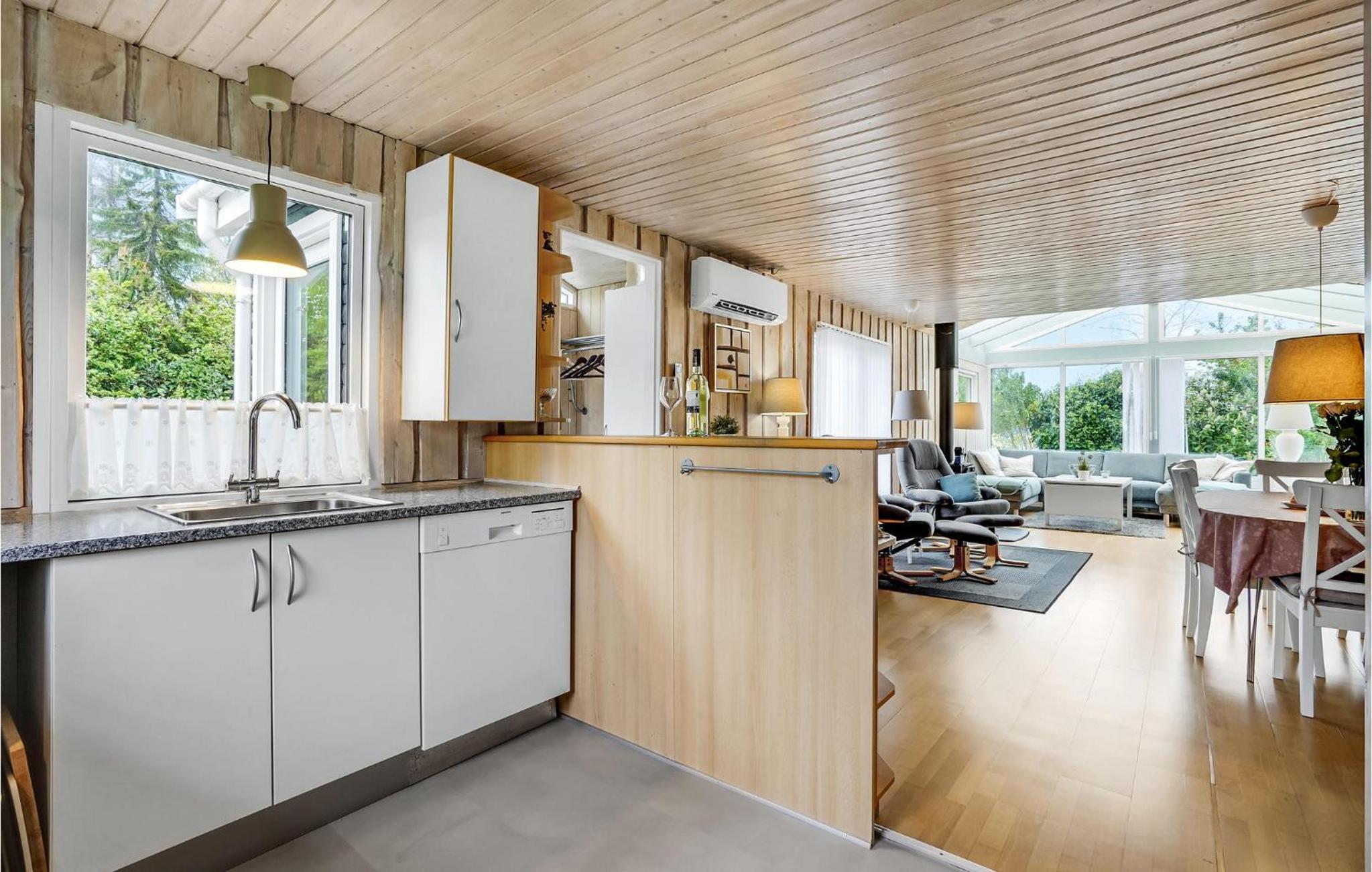 Gorgeous Home In Ebeltoft With Kitchen