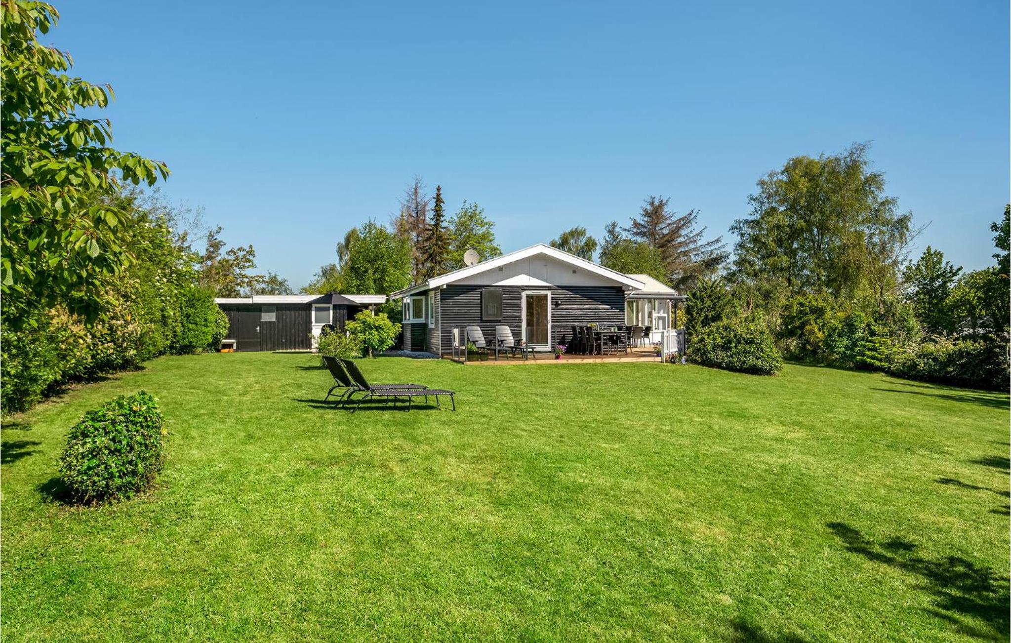 Gorgeous Home In Ebeltoft With Kitchen