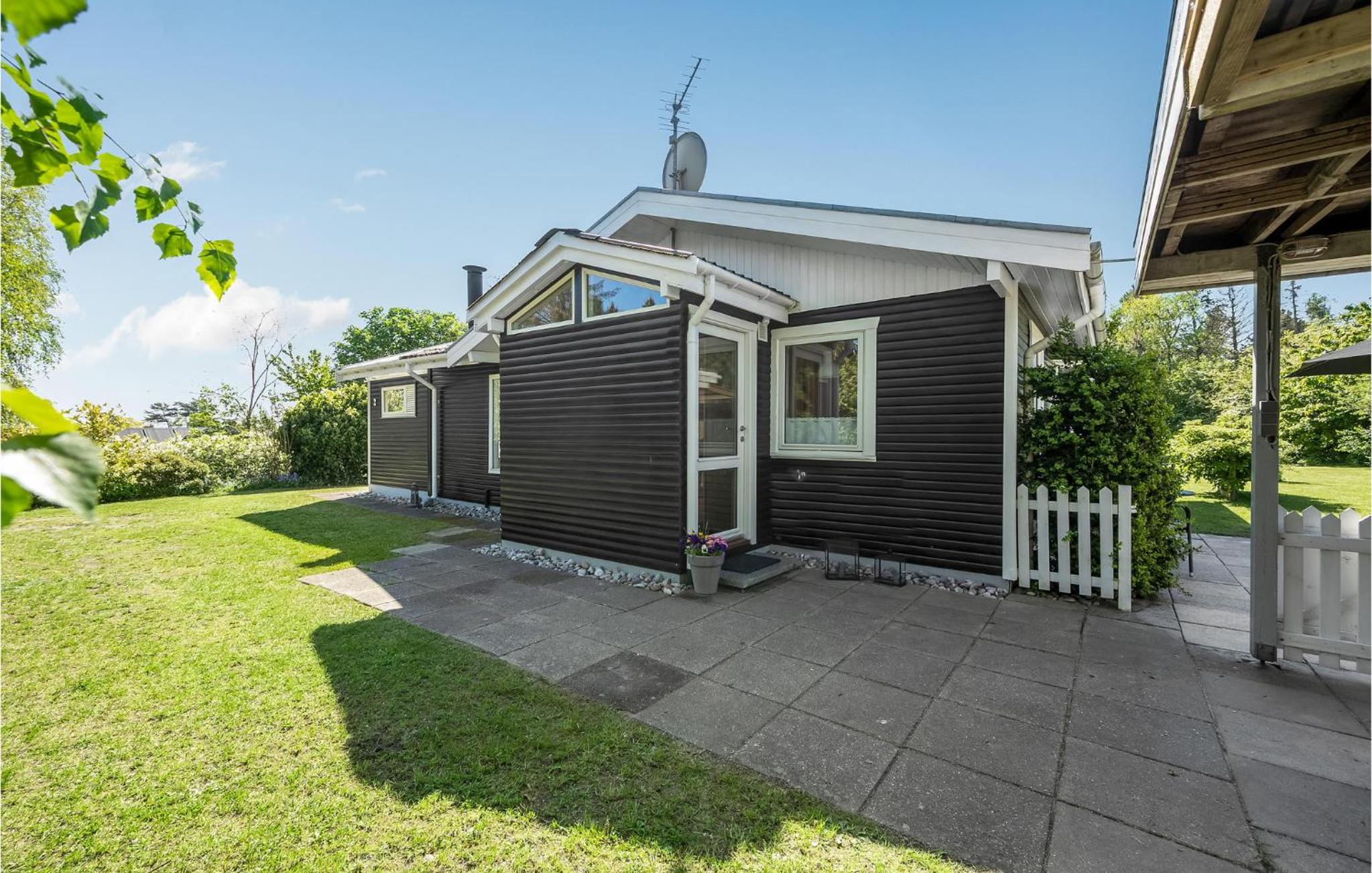 Gorgeous Home In Ebeltoft With Kitchen
