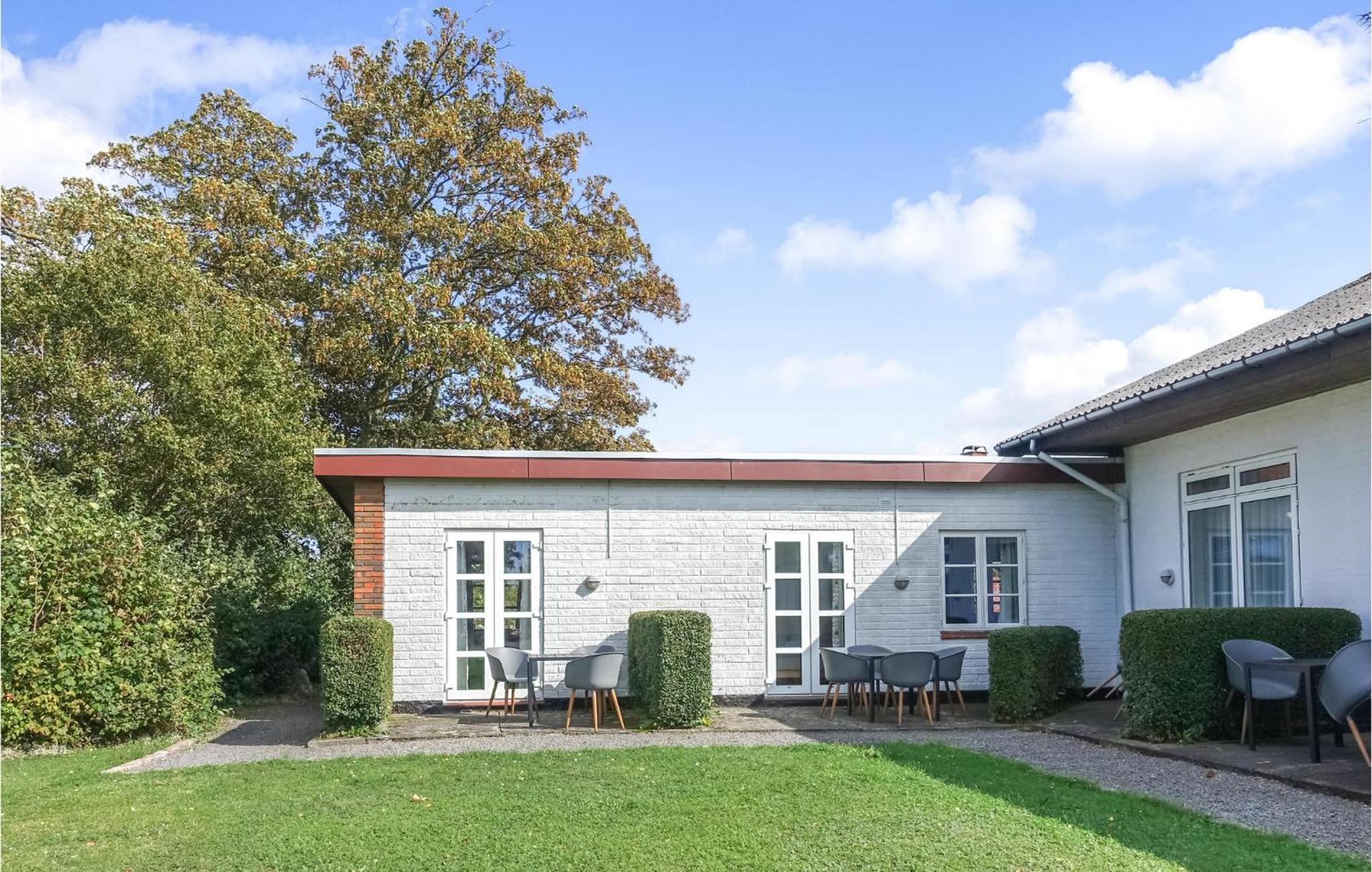 Cozy Apartment In Allinge With Wifi