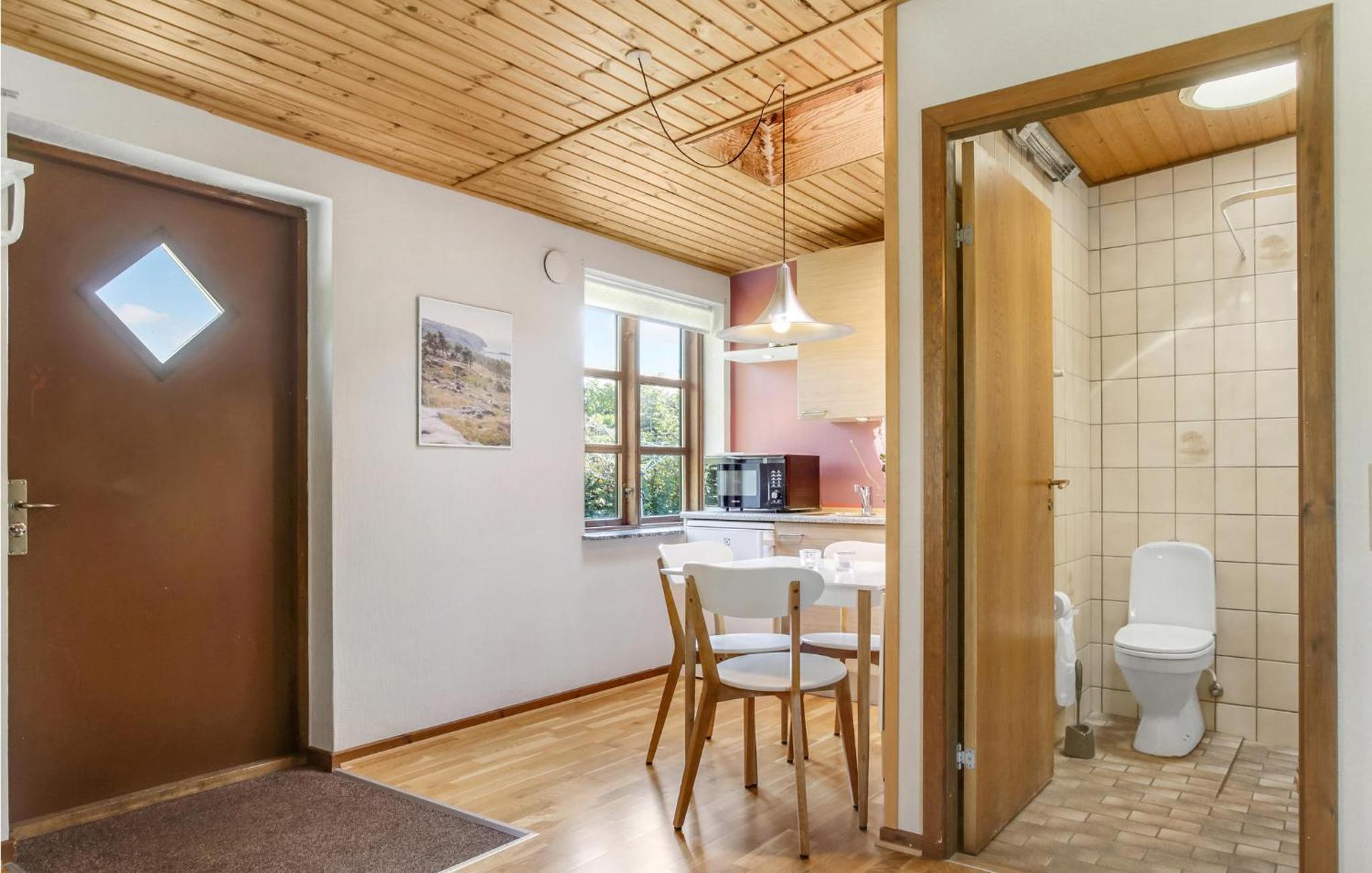 Cozy Apartment In Allinge With Wifi