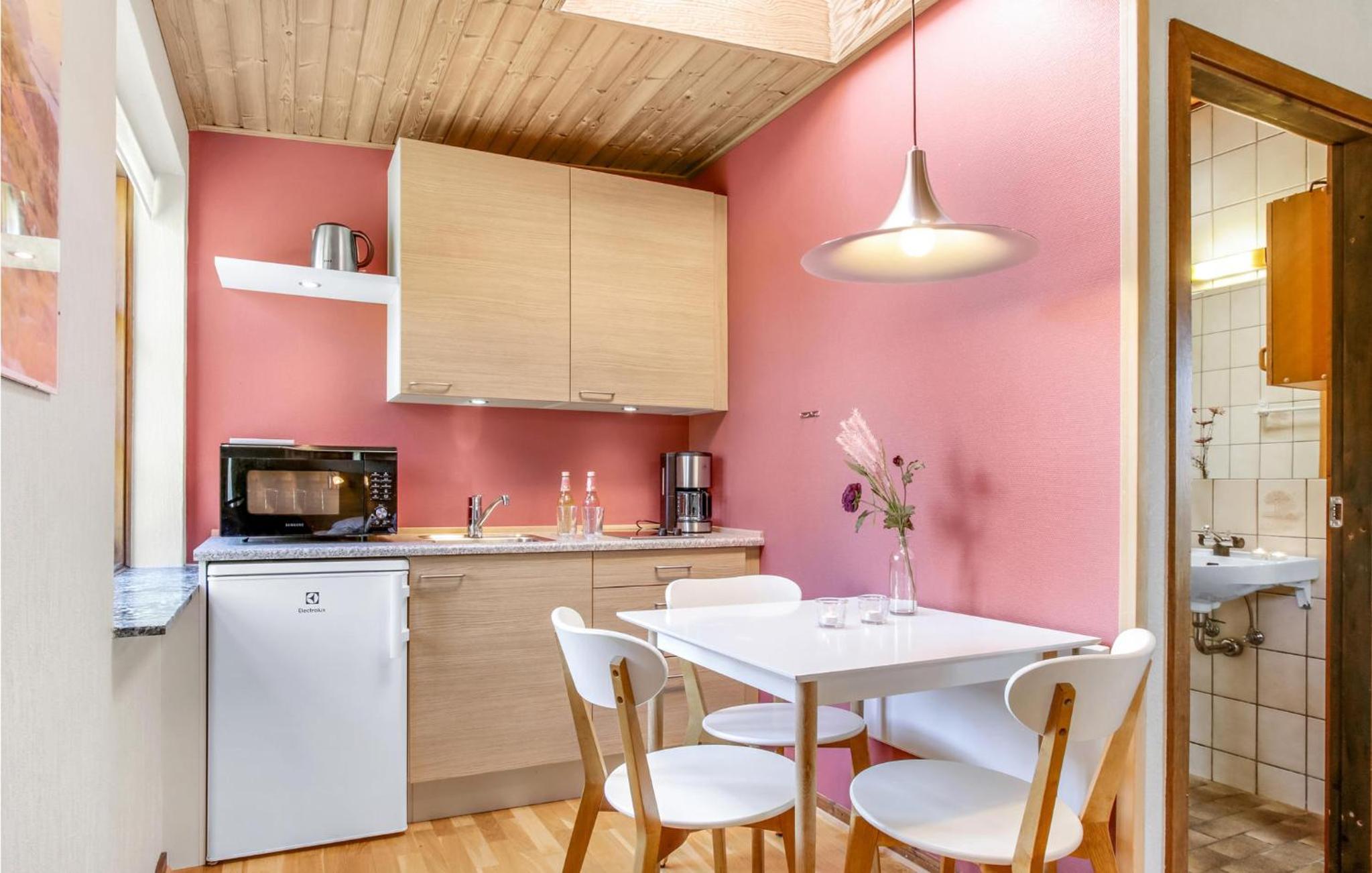Cozy Apartment In Allinge With Wifi