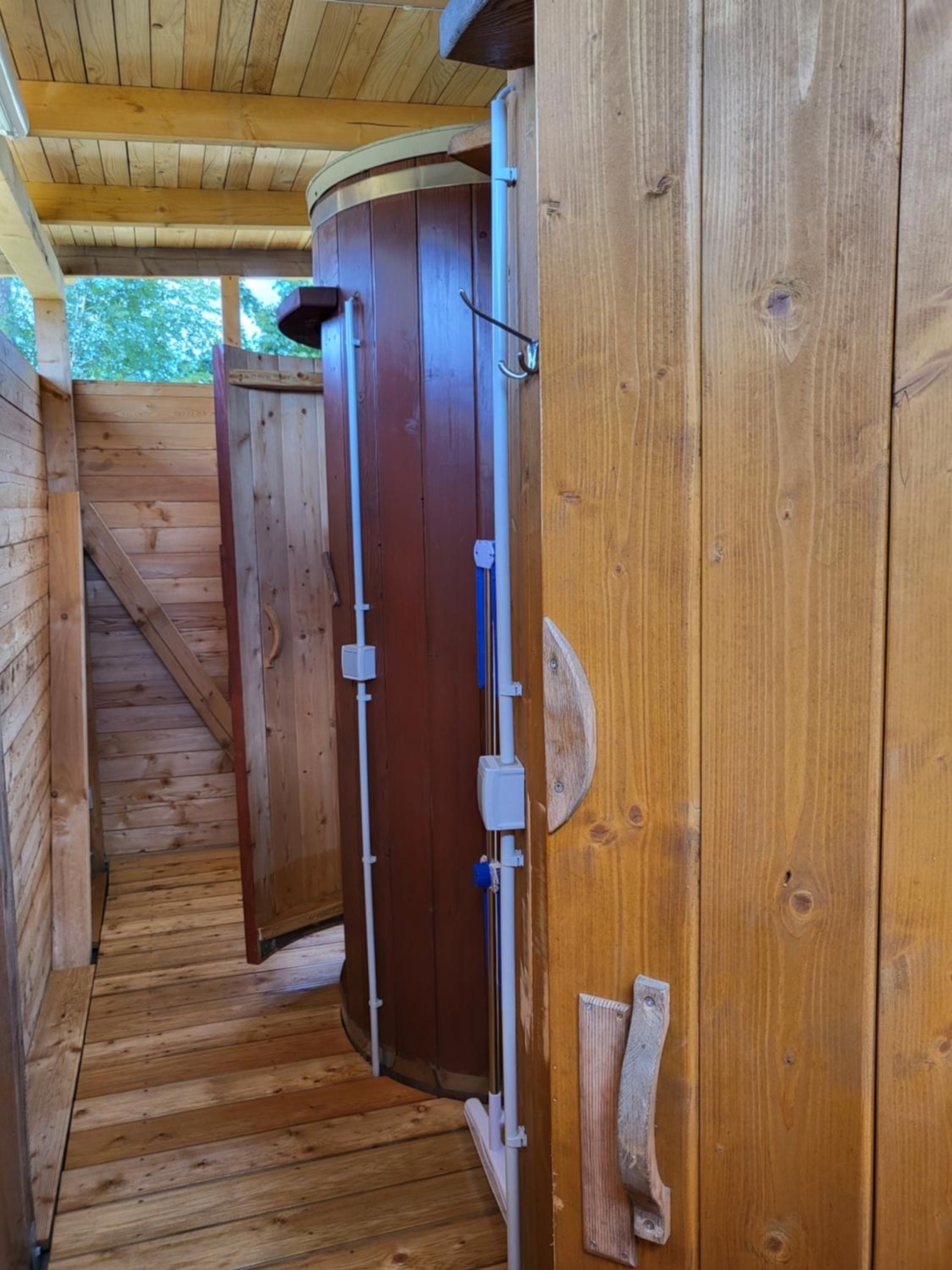 Peenehof Köppen - Ferienwohnungen & Schlaffässer