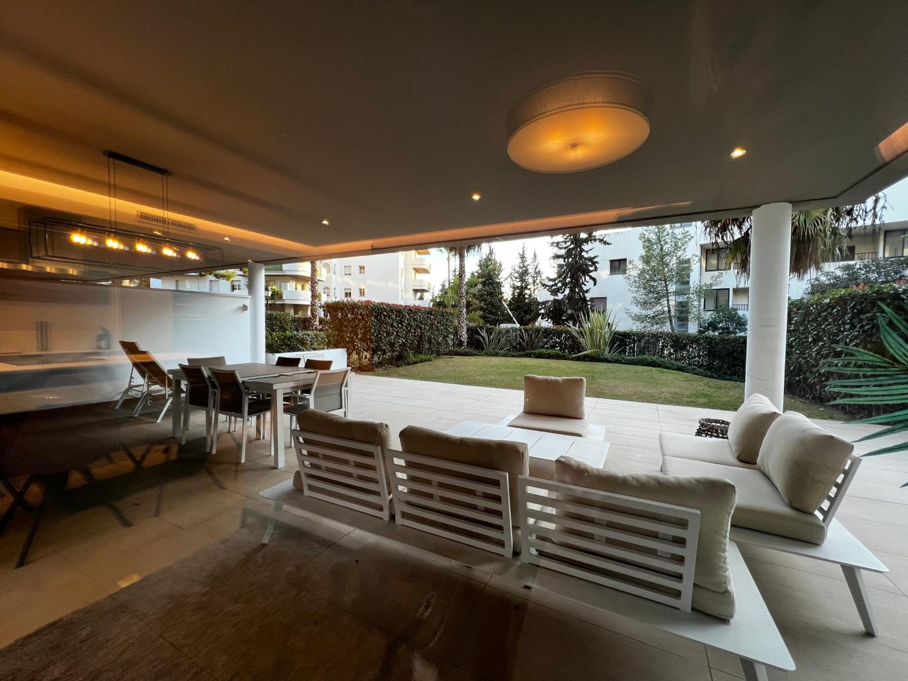 Royal Banus
